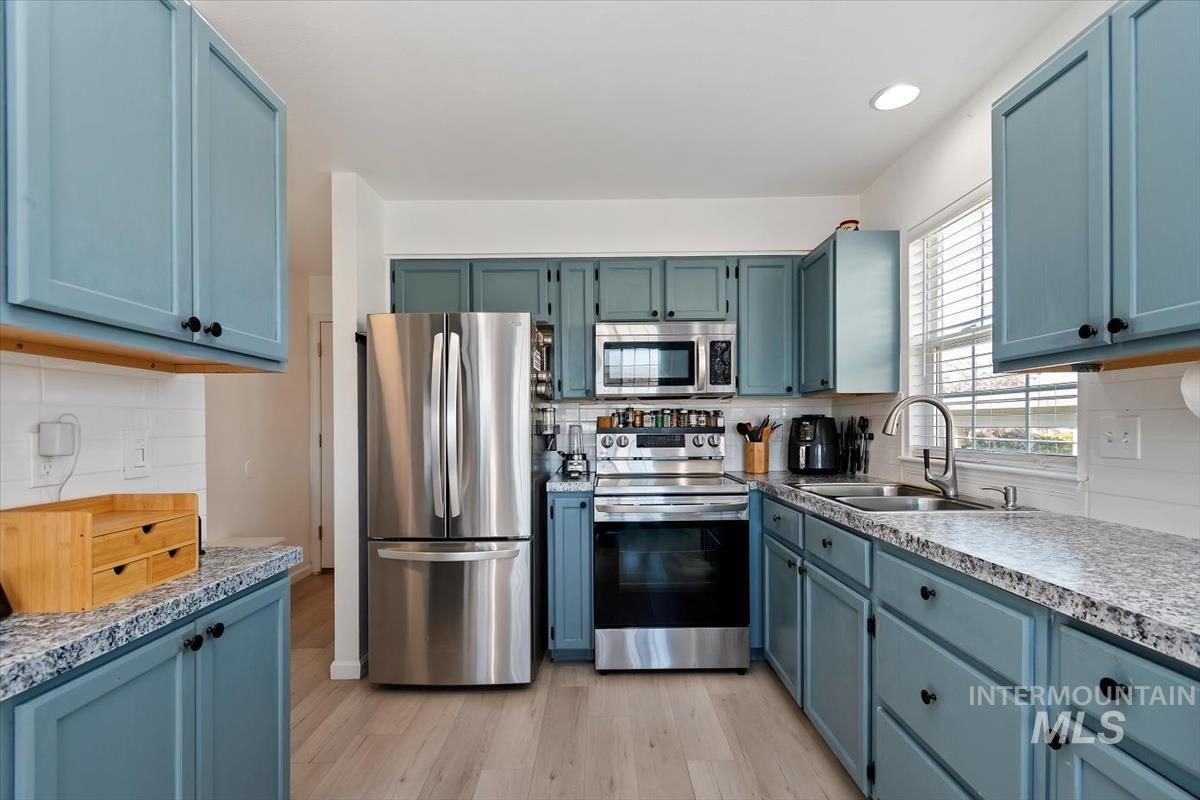 2810 E Eastgate Dr, Boise, Idaho 83716, 3 Bedrooms, 2 Bathrooms, Residential For Sale, Price $385,000,MLS 98982359