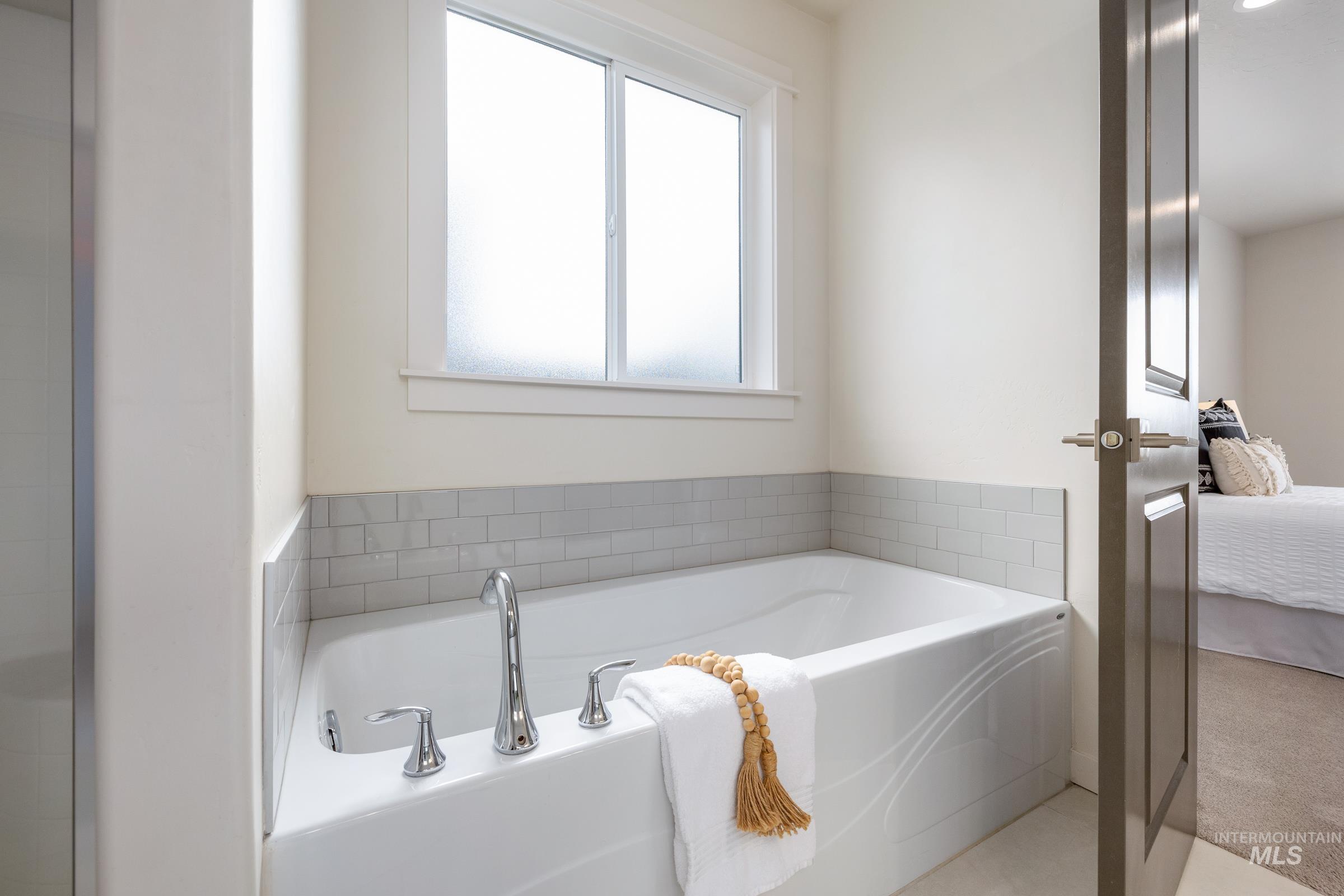 7565 W Itasco Dr, Boise, Idaho 83709-1681, 3 Bedrooms, 2 Bathrooms, Residential For Sale, Price $500,000,MLS 98982360