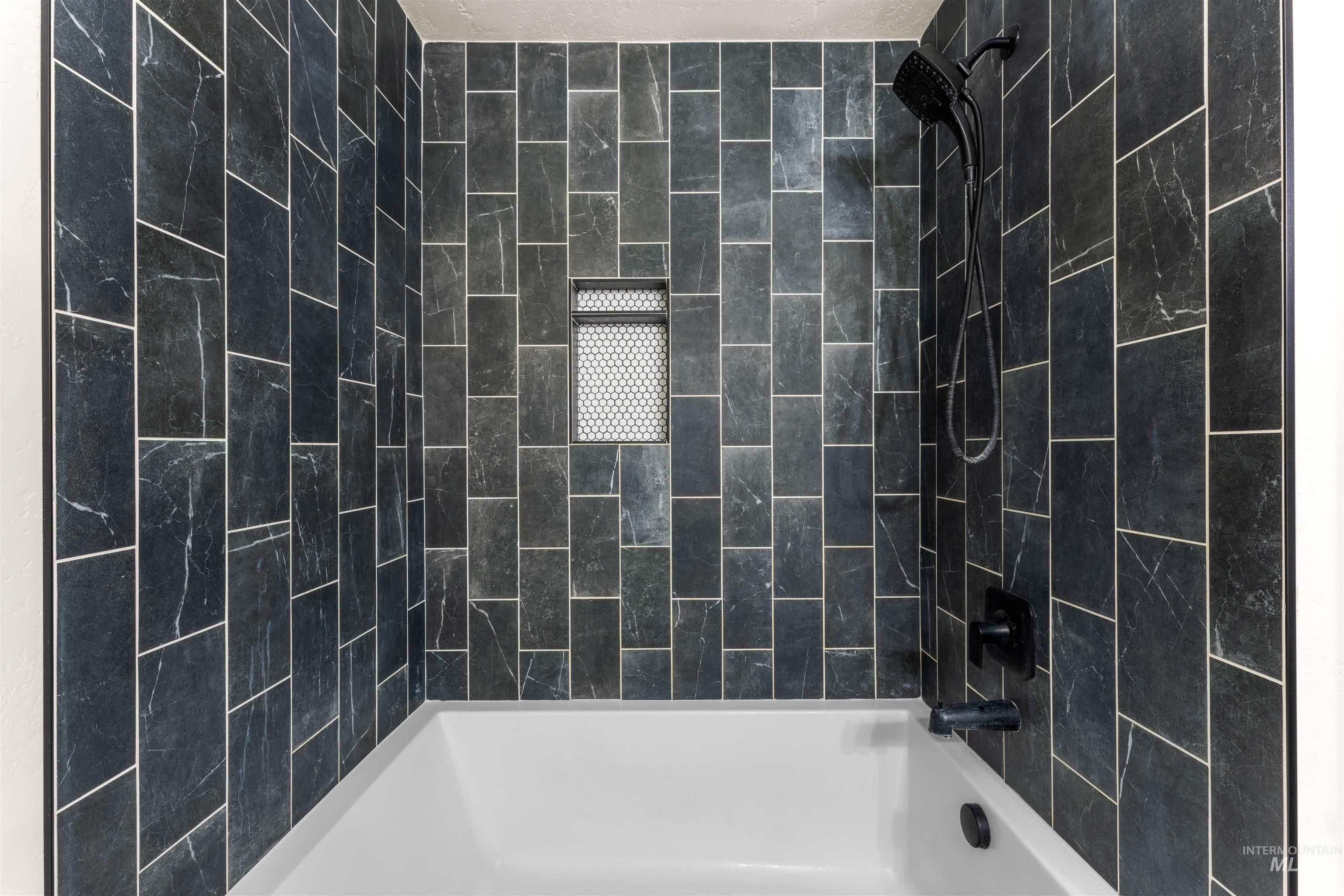 3205 S Malad Dr., Nampa, Idaho 83686, 4 Bedrooms, 2 Bathrooms, Residential For Sale, Price $398,500,MLS 98982362