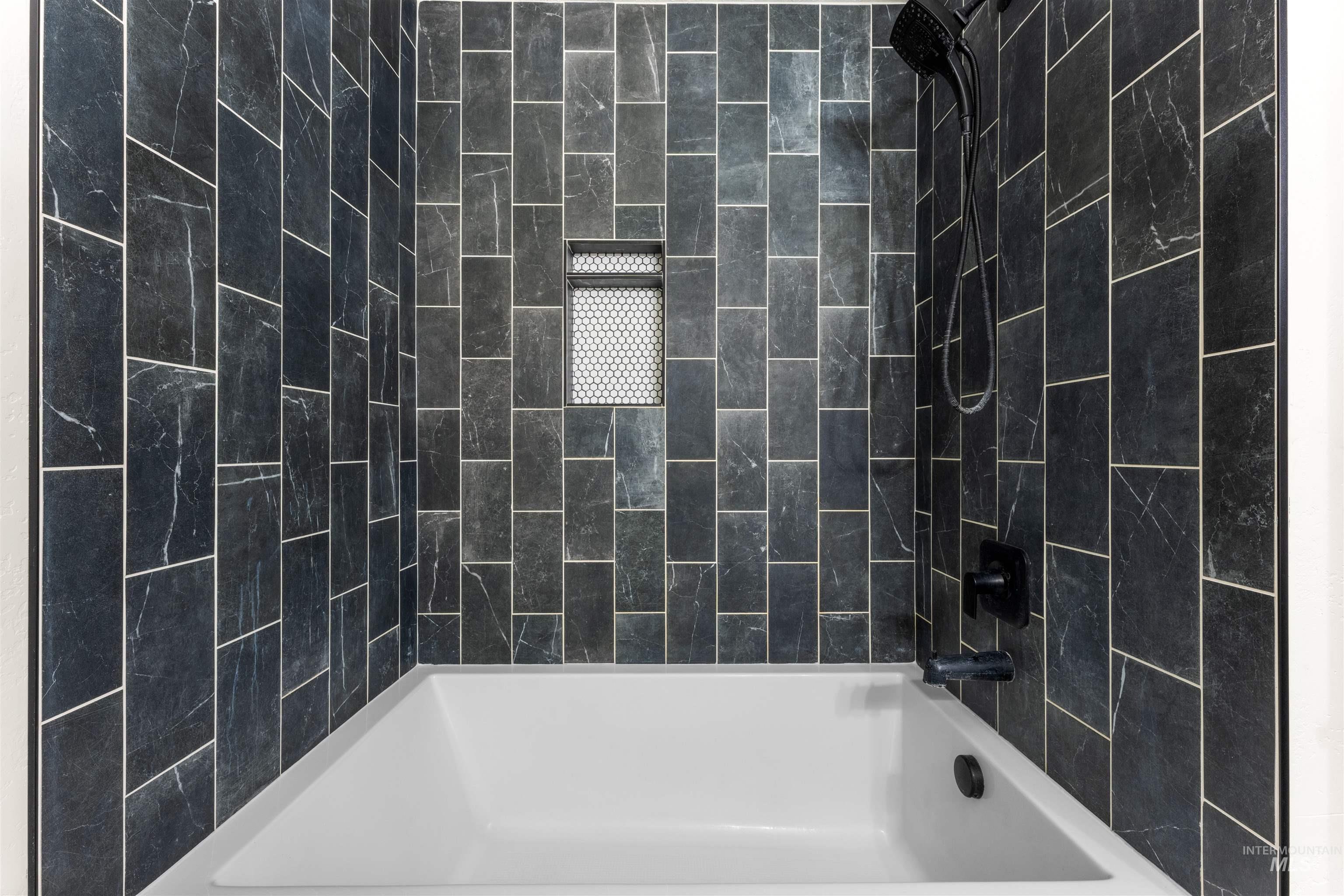 3205 S Malad Dr., Nampa, Idaho 83686, 4 Bedrooms, 2 Bathrooms, Residential For Sale, Price $398,500,MLS 98982362