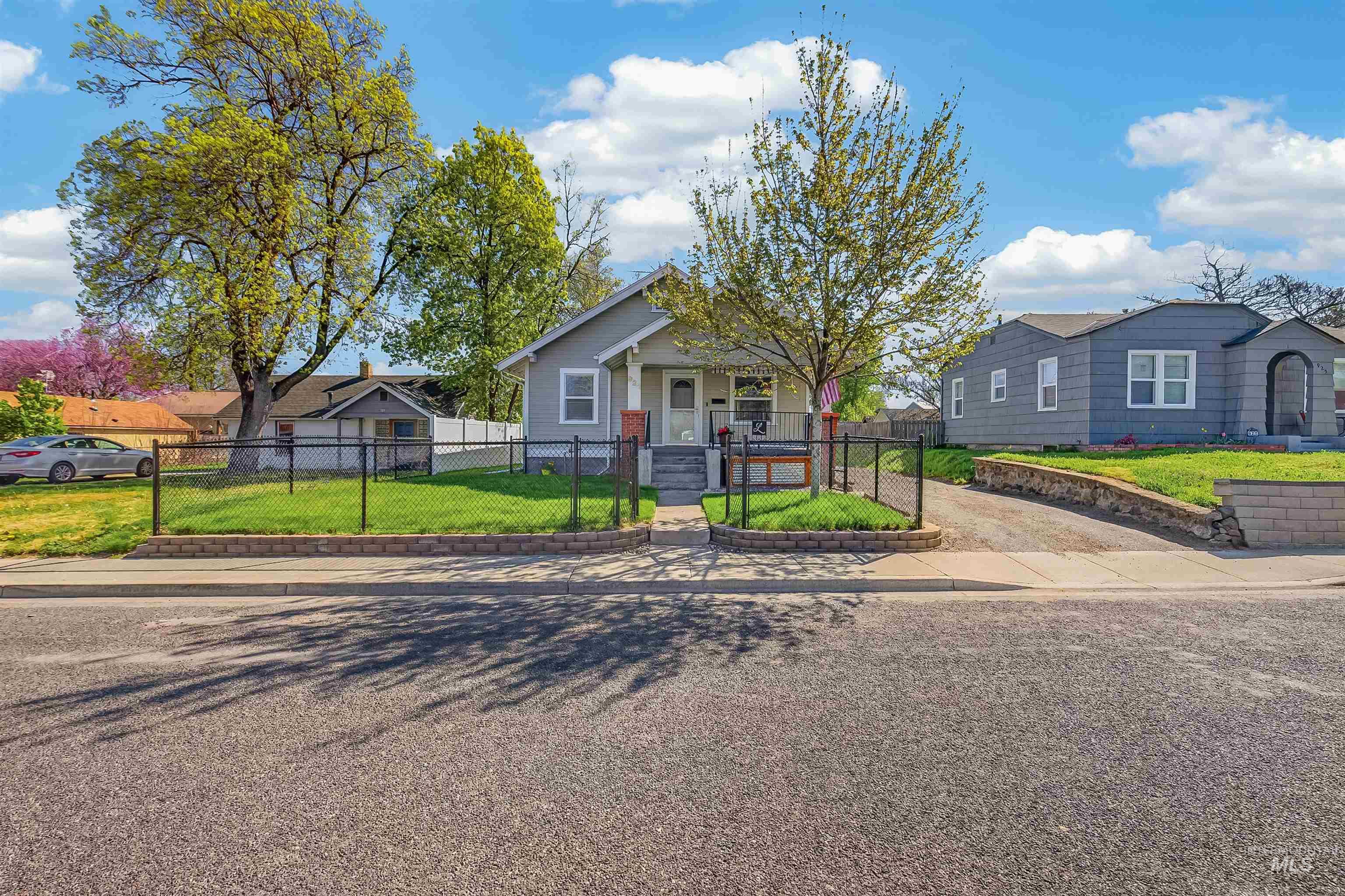 921 3rd Street, Clarkston, Washington 99403, 2 Bedrooms, 1 Bathroom, Residential For Sale, Price $290,000,MLS 98982363