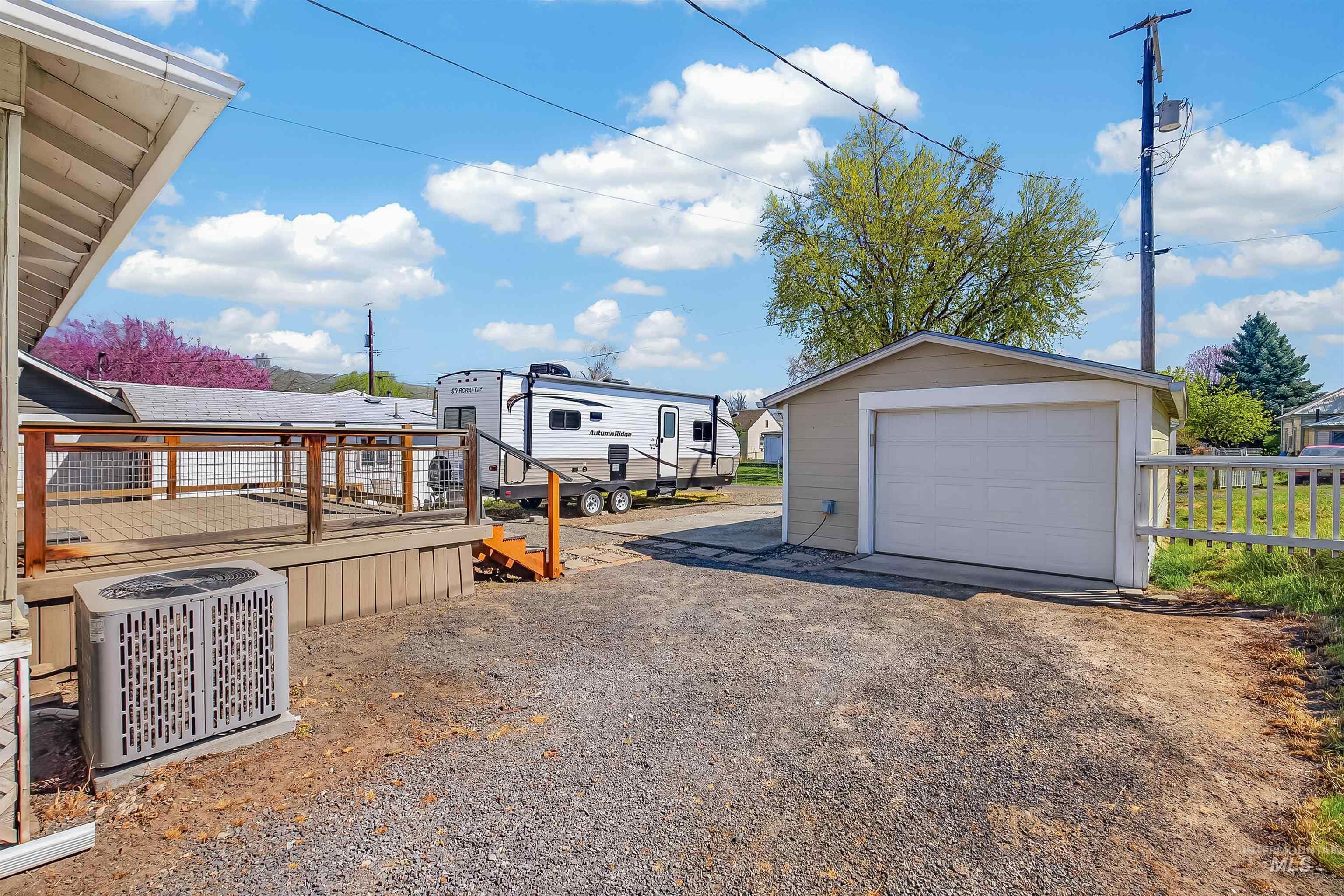 921 3rd Street, Clarkston, Washington 99403, 2 Bedrooms, 1 Bathroom, Residential For Sale, Price $290,000,MLS 98982363