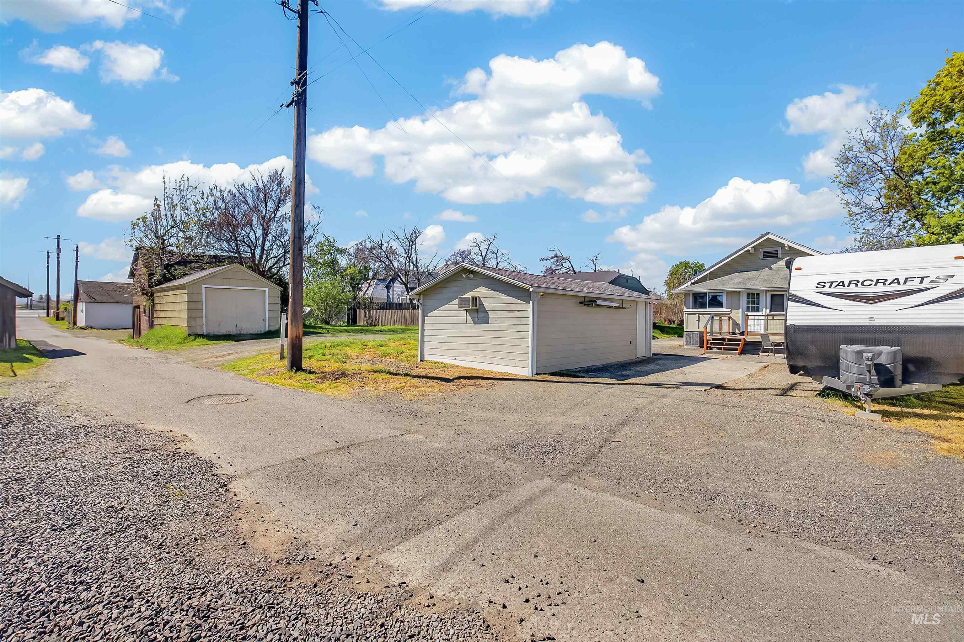 921 3rd Street, Clarkston, Washington 99403, 2 Bedrooms, 1 Bathroom, Residential For Sale, Price $290,000,MLS 98982363