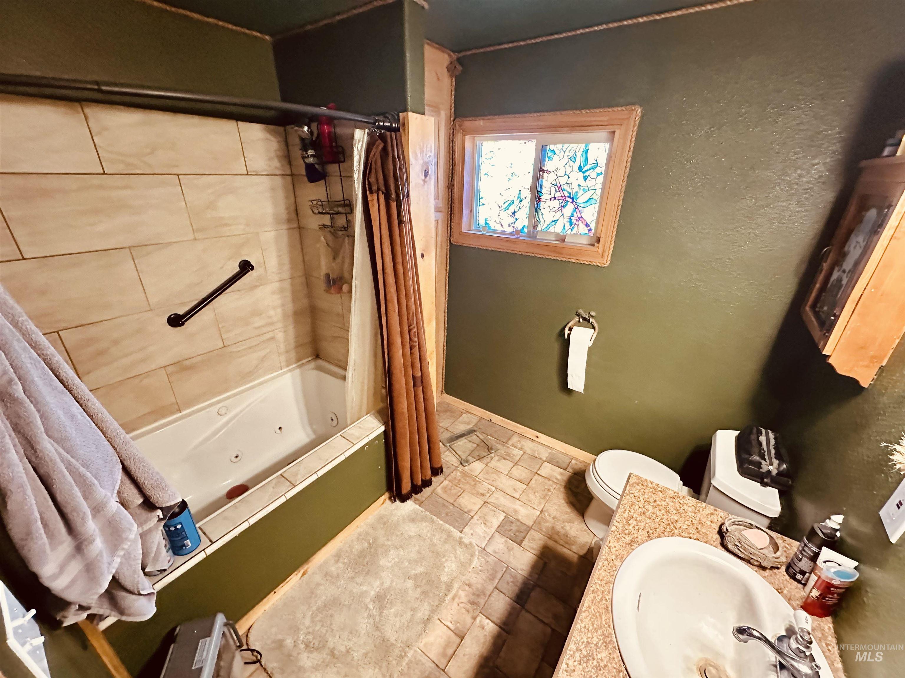 5051 S Rd J, Vale, Oregon 97914, 3 Bedrooms, 1 Bathroom, Residential For Sale, Price $698,000,MLS 98982365