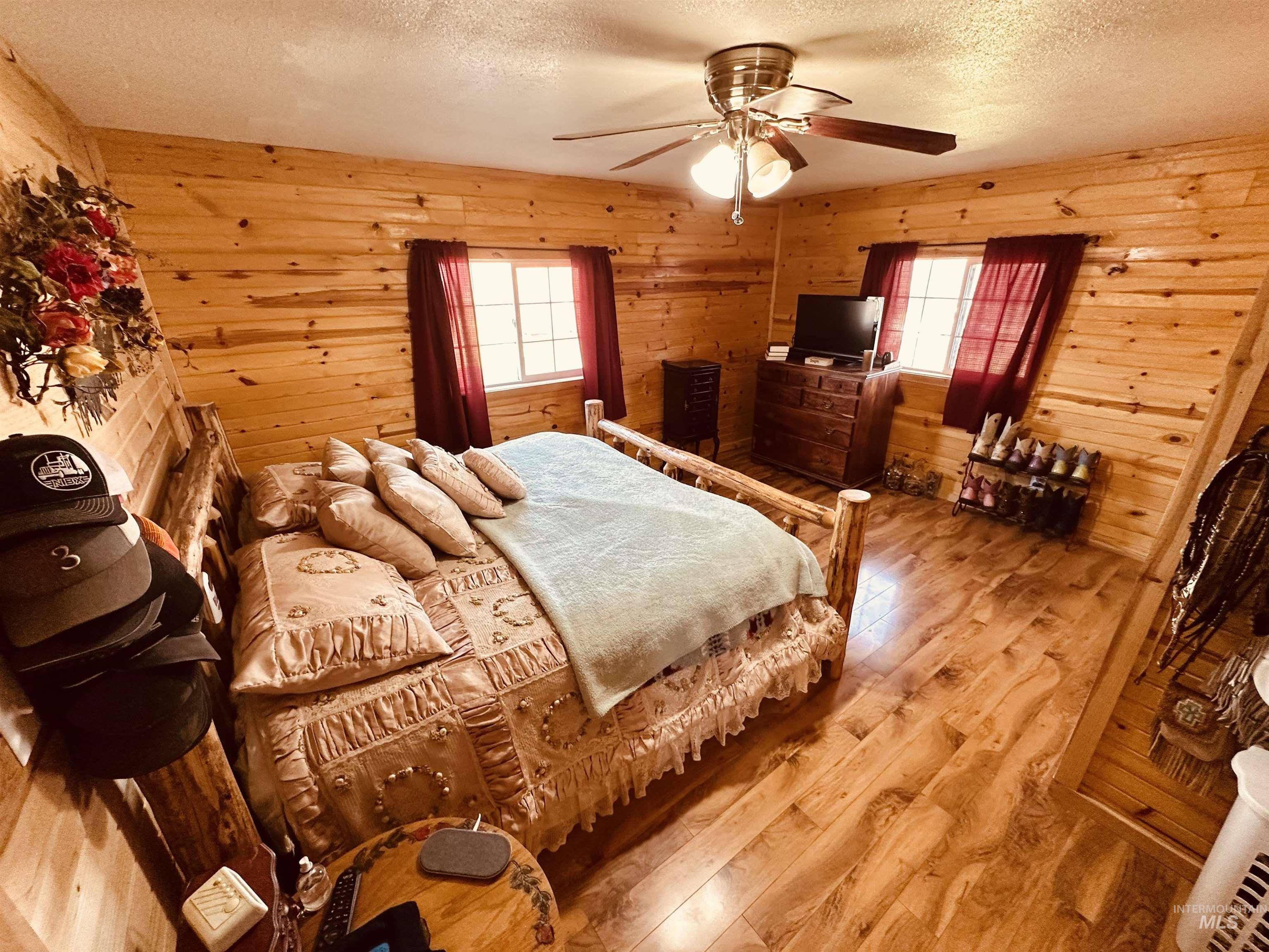 5051 S Rd J, Vale, Oregon 97914, 3 Bedrooms, 1 Bathroom, Residential For Sale, Price $698,000,MLS 98982365