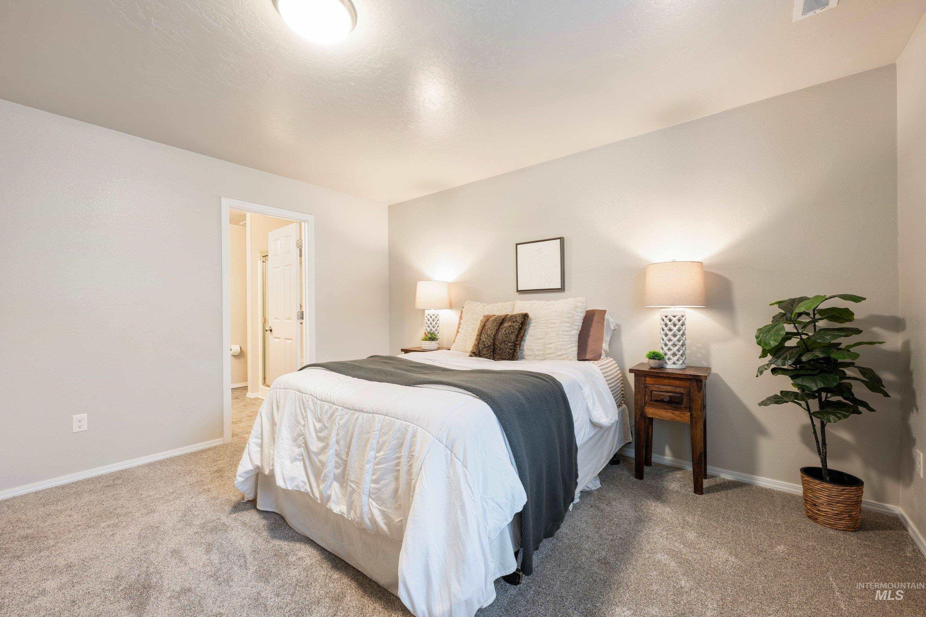 2983 W McIntosh St, Kuna, Idaho 83634, 3 Bedrooms, 2 Bathrooms, Residential For Sale, Price $400,000,MLS 98982366