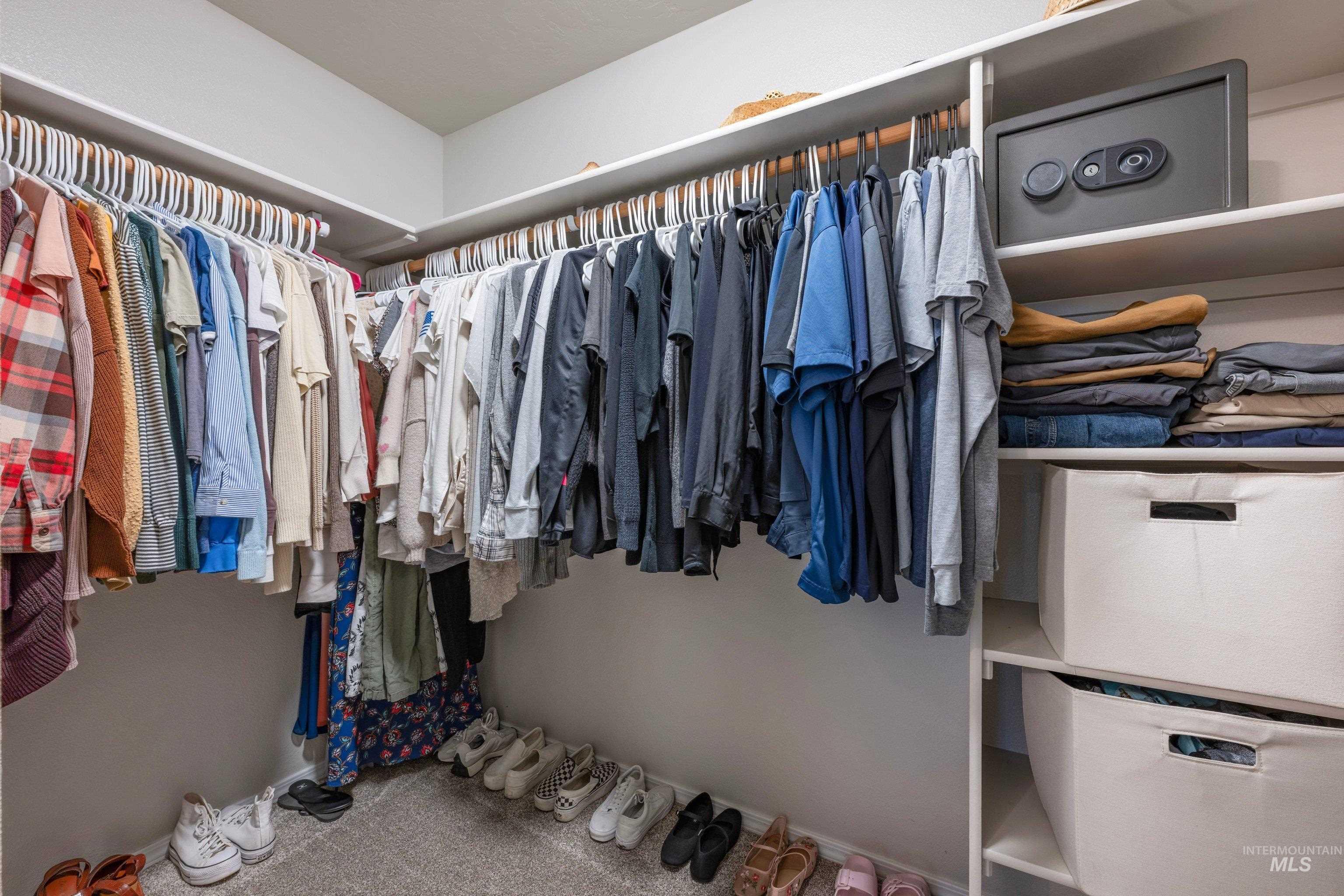 2983 W McIntosh St, Kuna, Idaho 83634, 3 Bedrooms, 2 Bathrooms, Residential For Sale, Price $400,000,MLS 98982366