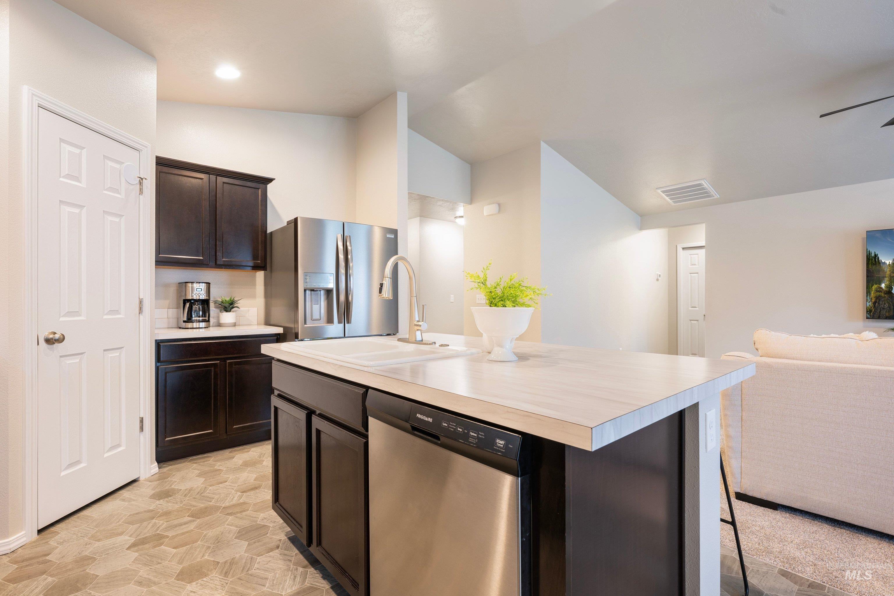 2983 W McIntosh St, Kuna, Idaho 83634, 3 Bedrooms, 2 Bathrooms, Residential For Sale, Price $400,000,MLS 98982366