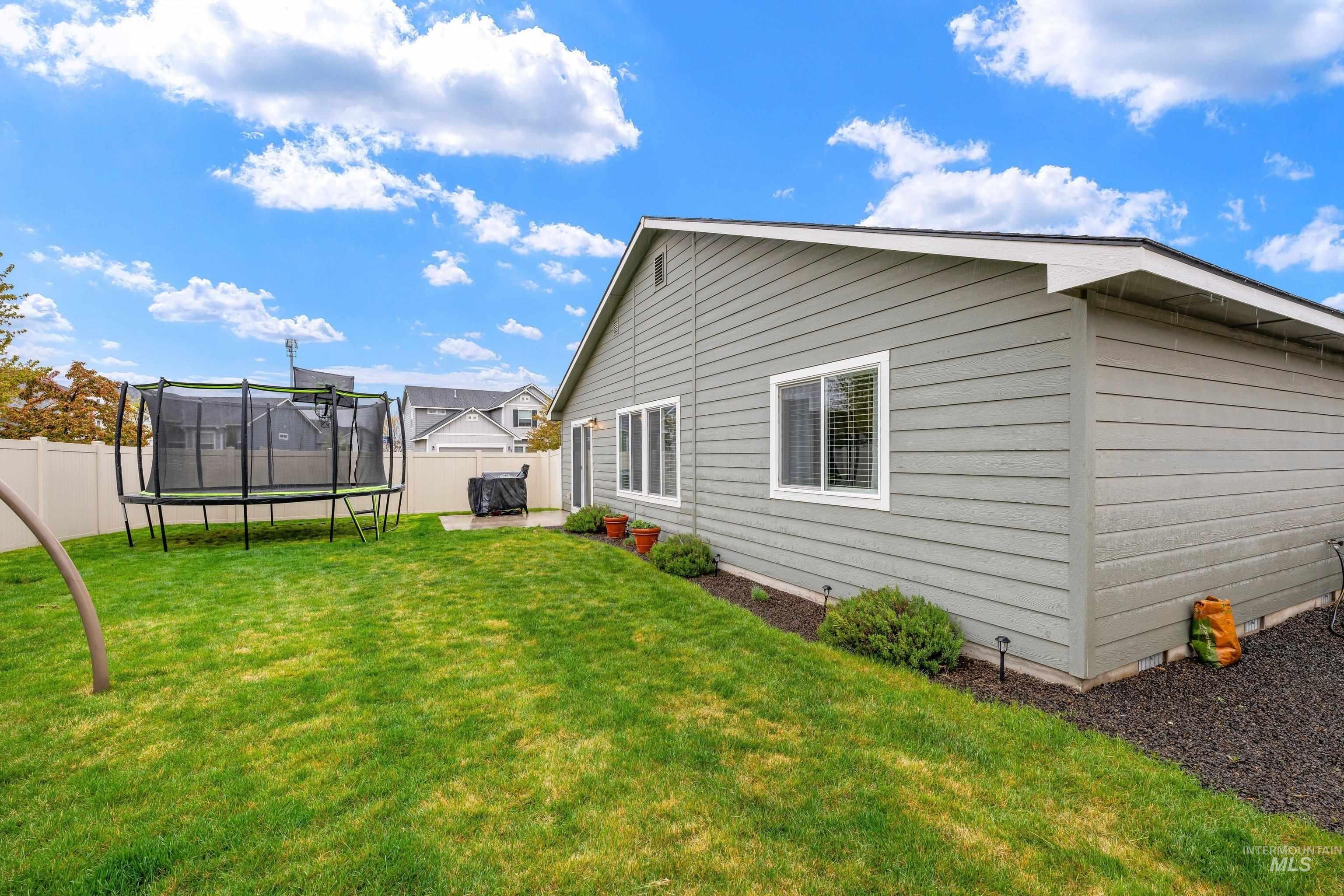 2983 W McIntosh St, Kuna, Idaho 83634, 3 Bedrooms, 2 Bathrooms, Residential For Sale, Price $400,000,MLS 98982366