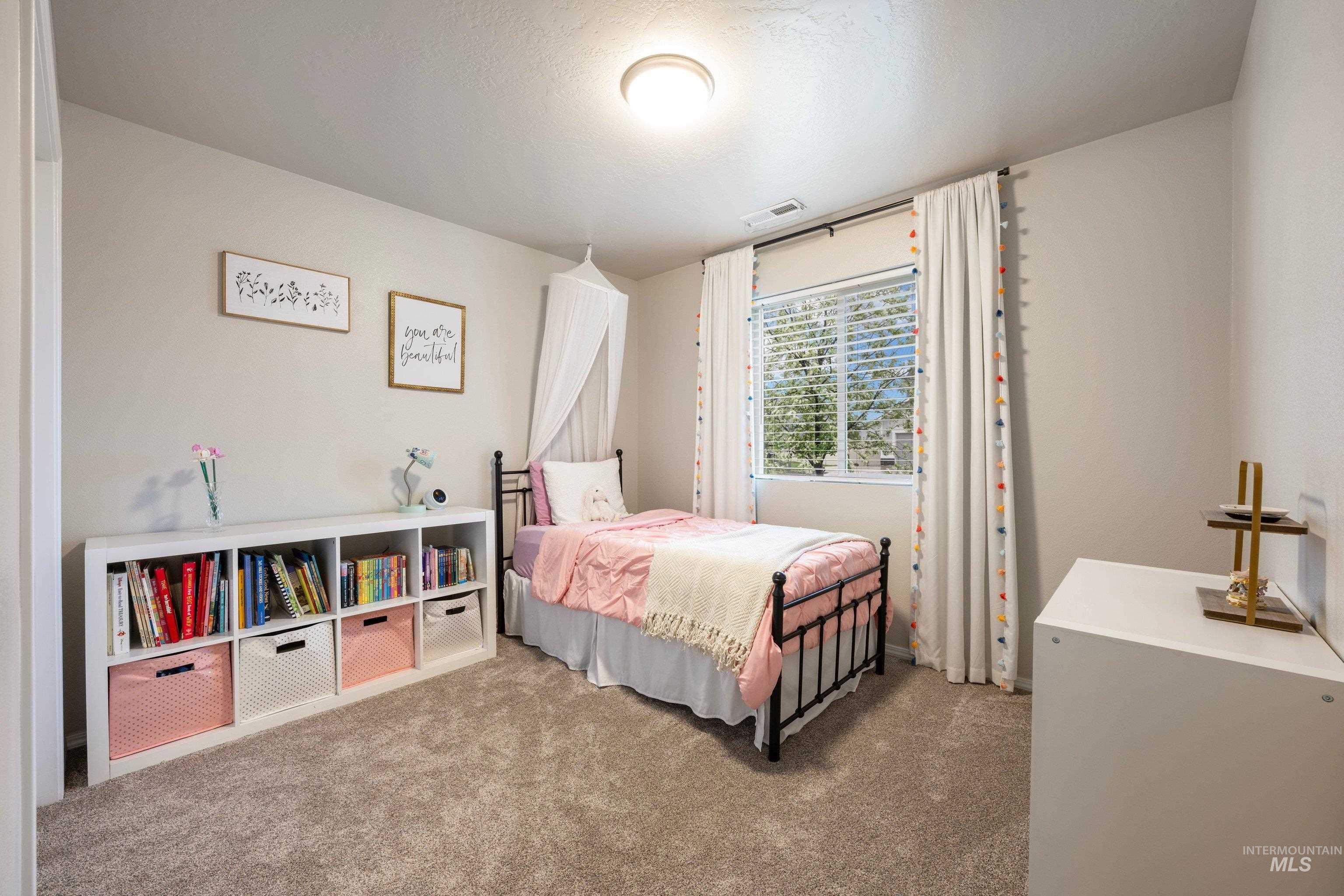 2983 W McIntosh St, Kuna, Idaho 83634, 3 Bedrooms, 2 Bathrooms, Residential For Sale, Price $400,000,MLS 98982366