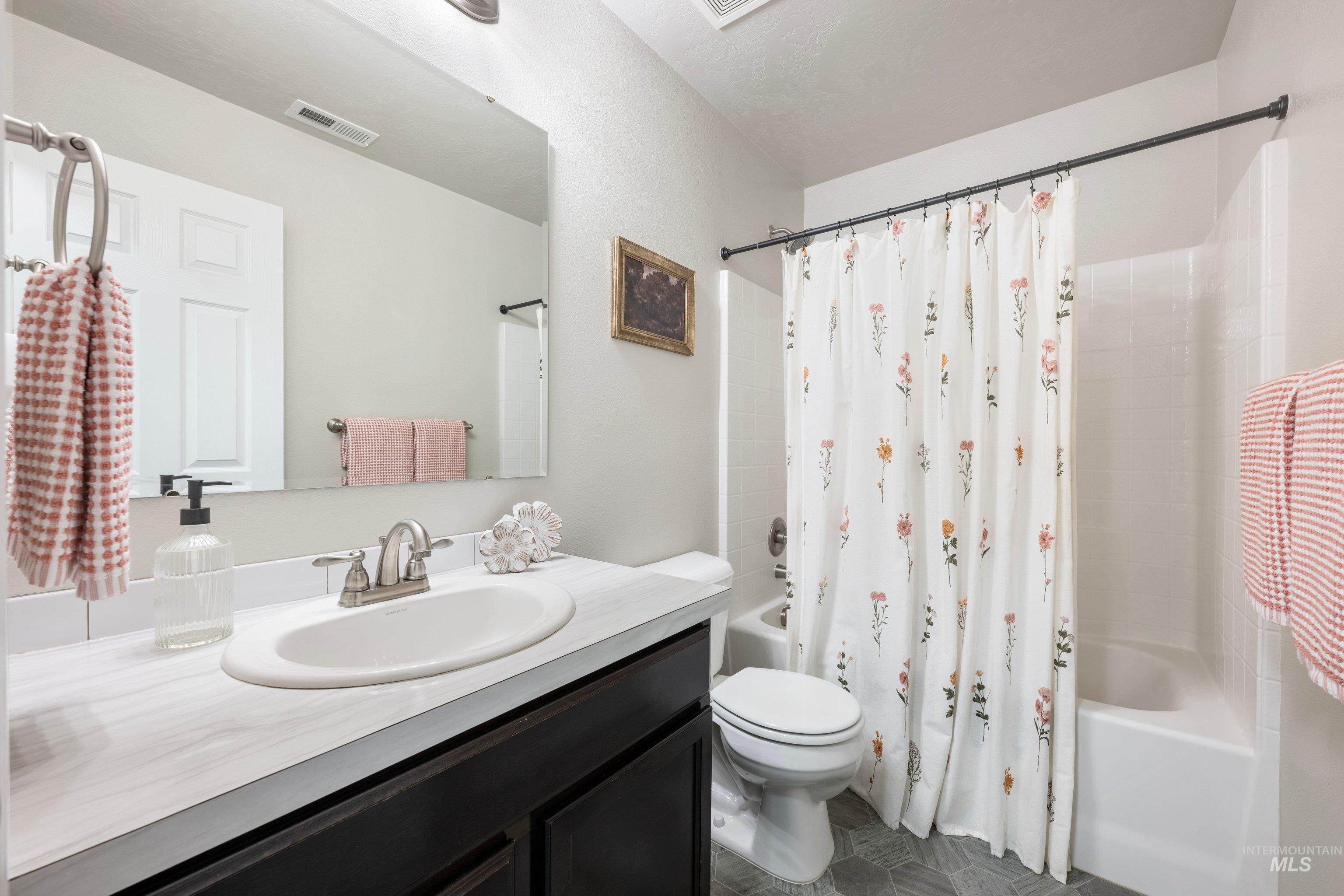 2983 W McIntosh St, Kuna, Idaho 83634, 3 Bedrooms, 2 Bathrooms, Residential For Sale, Price $400,000,MLS 98982366