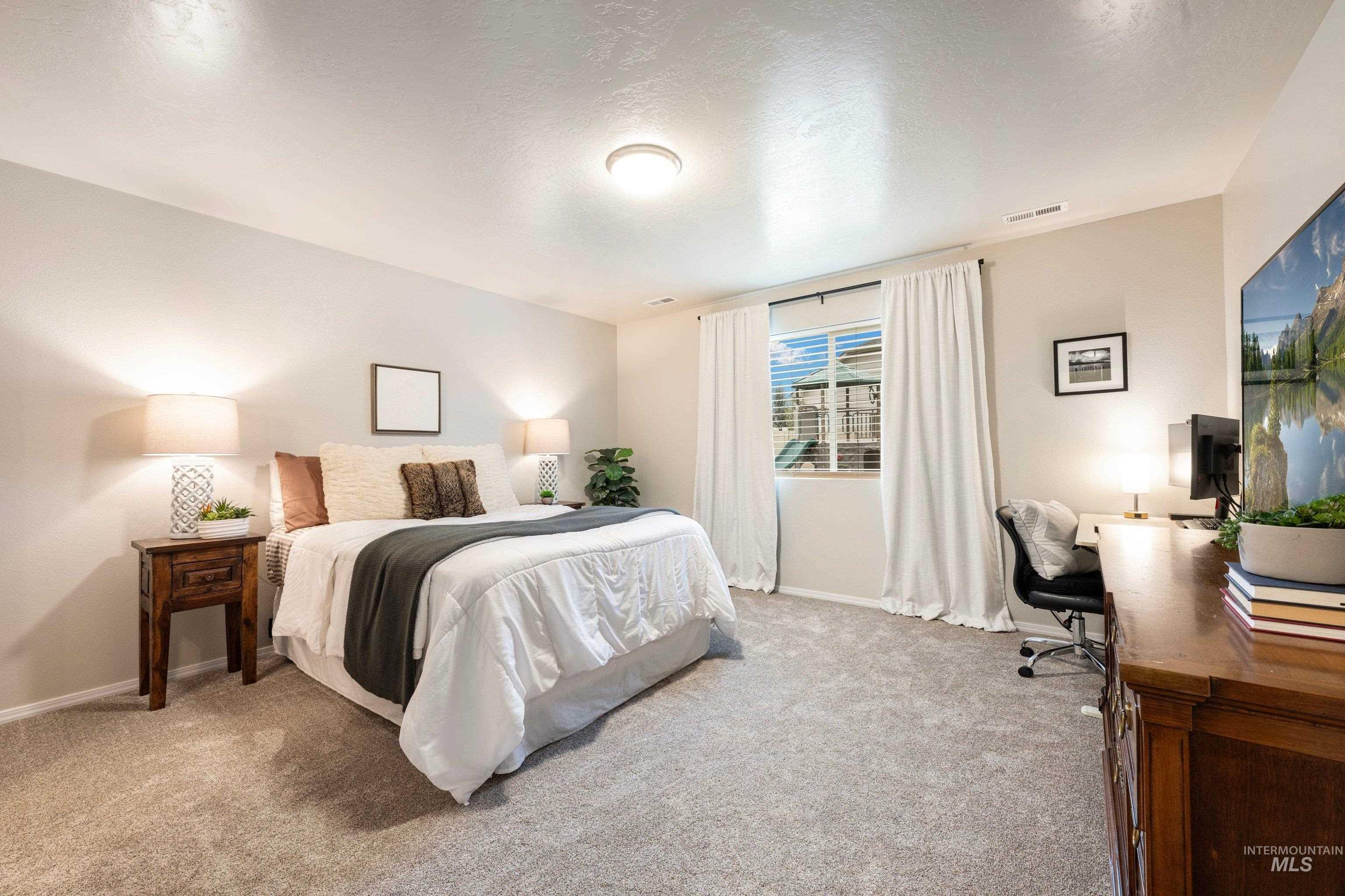 2983 W McIntosh St, Kuna, Idaho 83634, 3 Bedrooms, 2 Bathrooms, Residential For Sale, Price $400,000,MLS 98982366