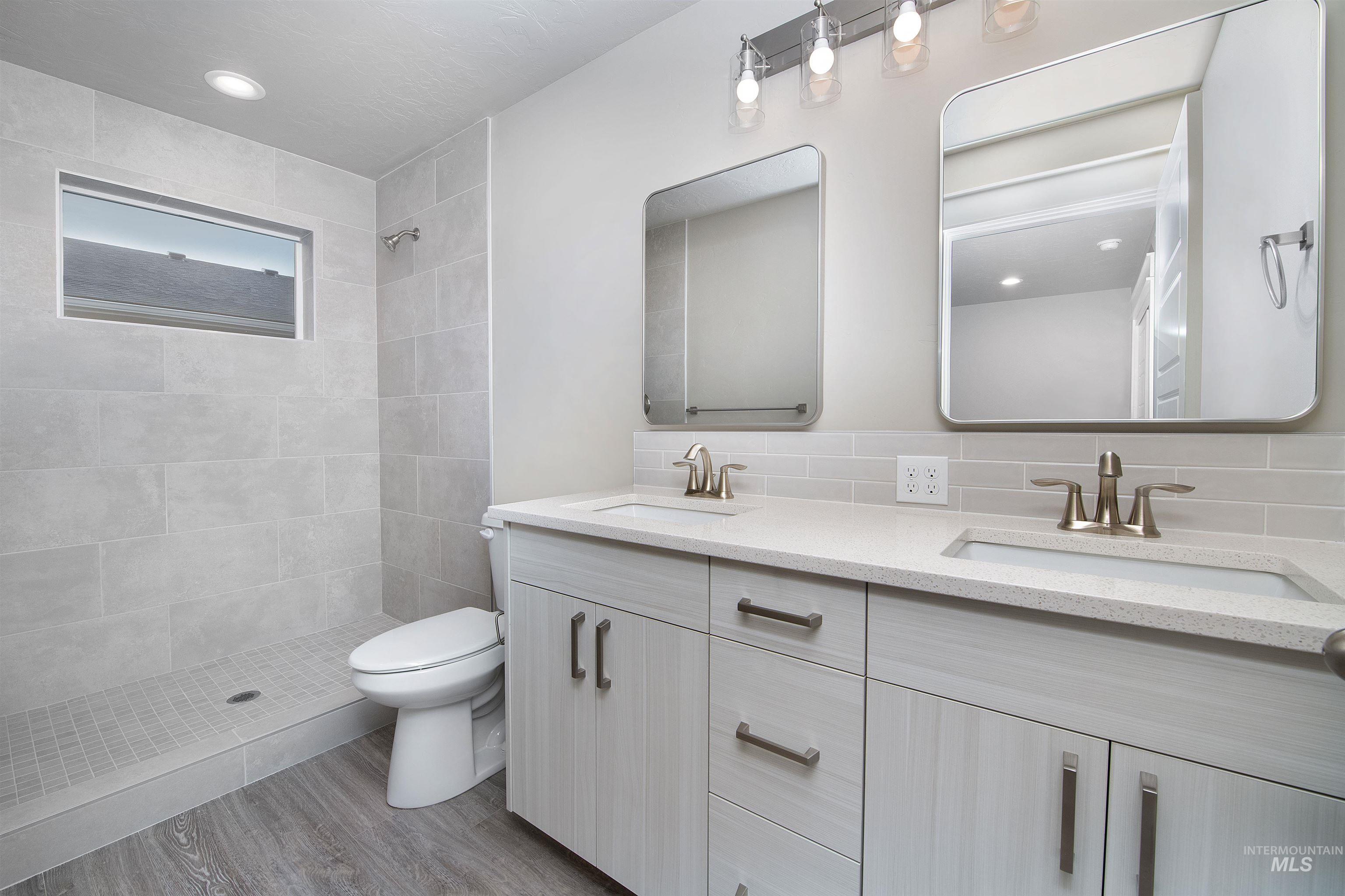 1211 Phillips Circle, Ontario, Oregon 97914-3905, 2 Bedrooms, 2 Bathrooms, Residential For Sale, Price $250,000,MLS 98982367