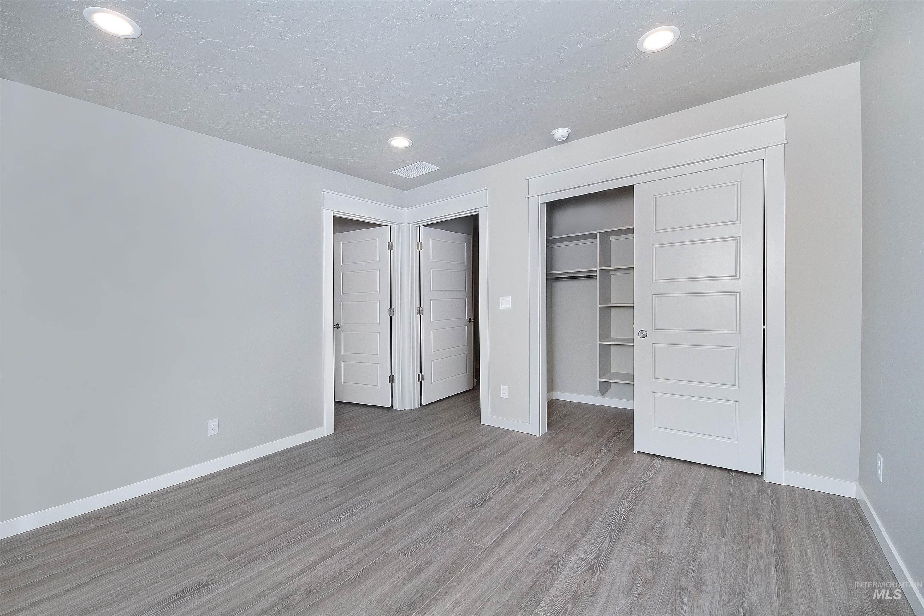 1211 Phillips Circle, Ontario, Oregon 97914-3905, 2 Bedrooms, 2 Bathrooms, Residential For Sale, Price $250,000,MLS 98982367