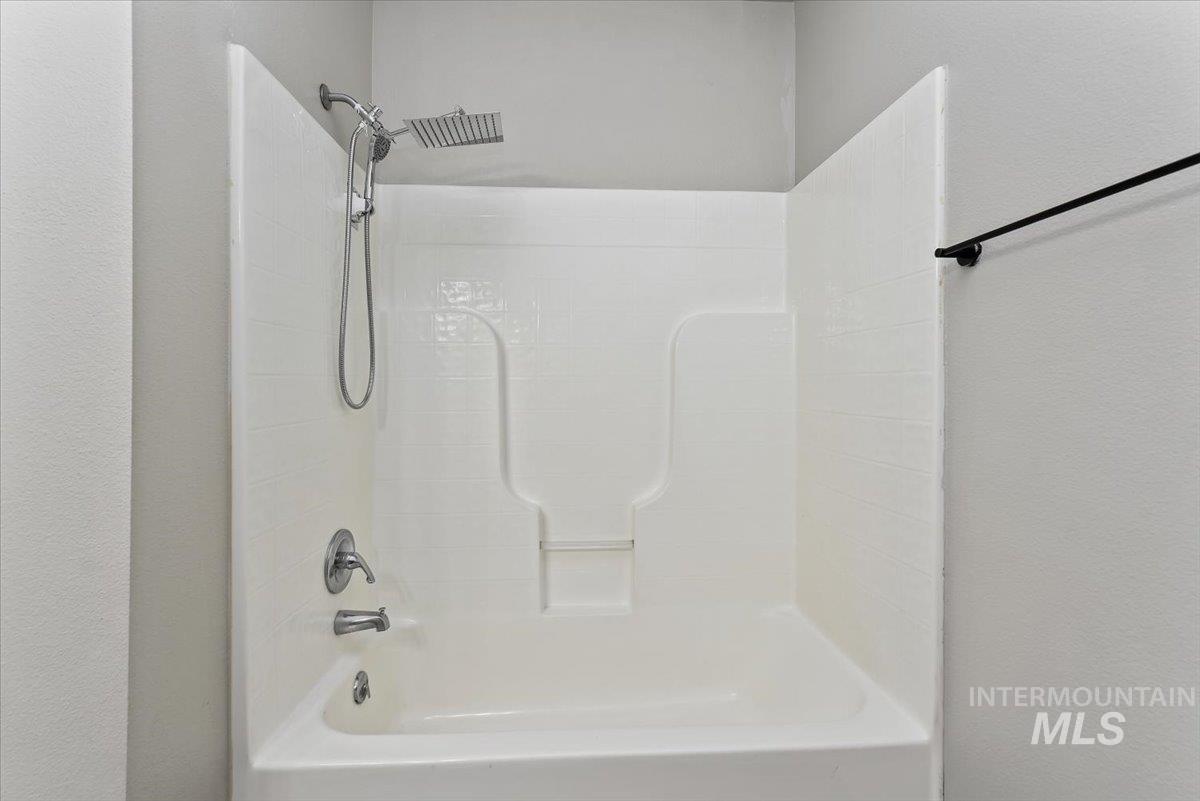 1312 Diamond Ct, Nampa, Idaho 83686, 2 Bedrooms, 2 Bathrooms, Residential For Sale, Price $304,900,MLS 98982368