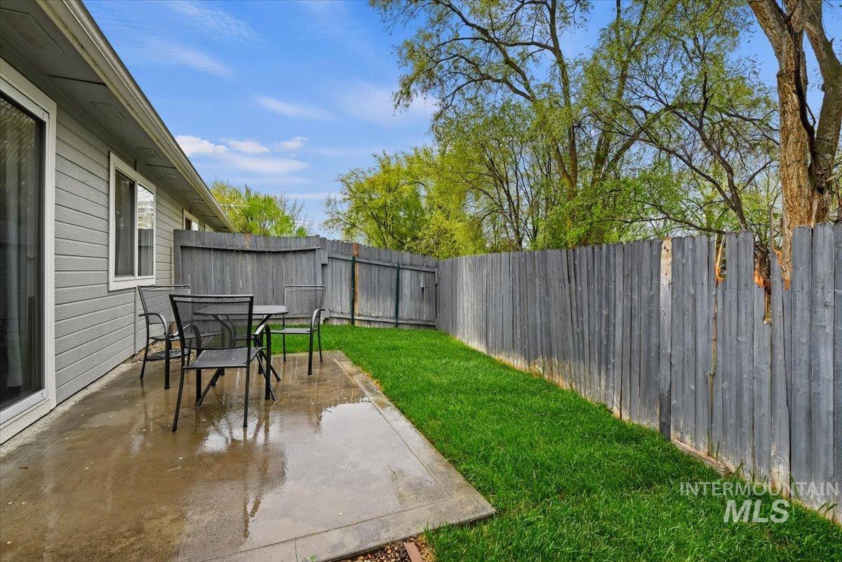 1312 Diamond Ct, Nampa, Idaho 83686, 2 Bedrooms, 2 Bathrooms, Residential For Sale, Price $304,900,MLS 98982368