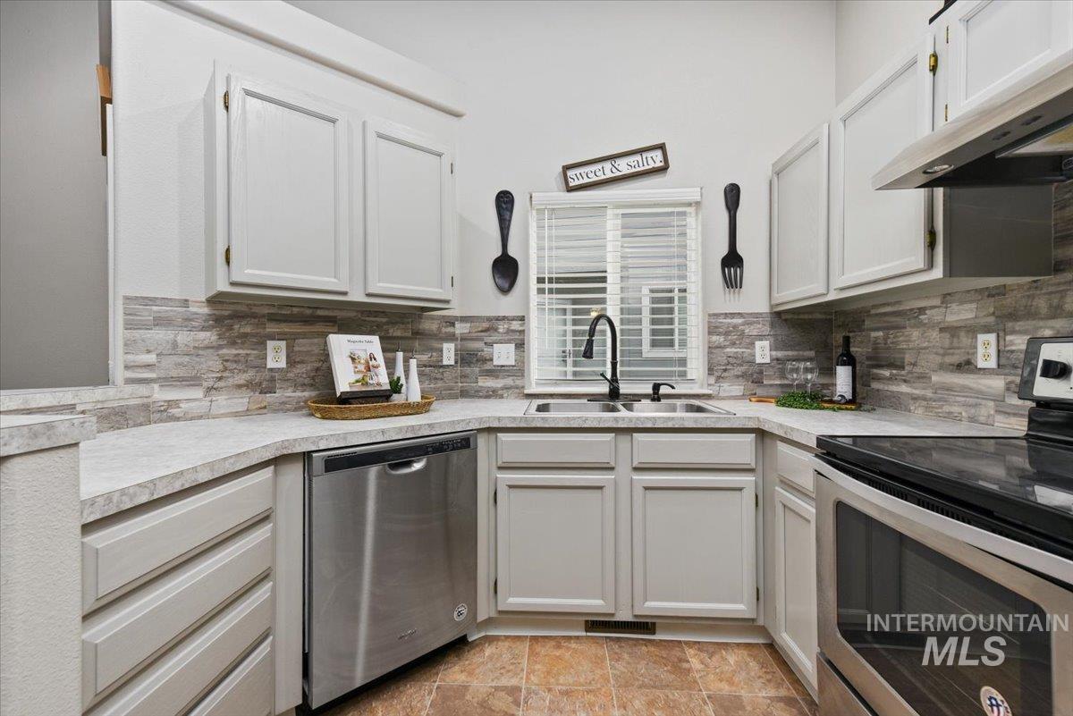 1312 Diamond Ct, Nampa, Idaho 83686, 2 Bedrooms, 2 Bathrooms, Residential For Sale, Price $304,900,MLS 98982368