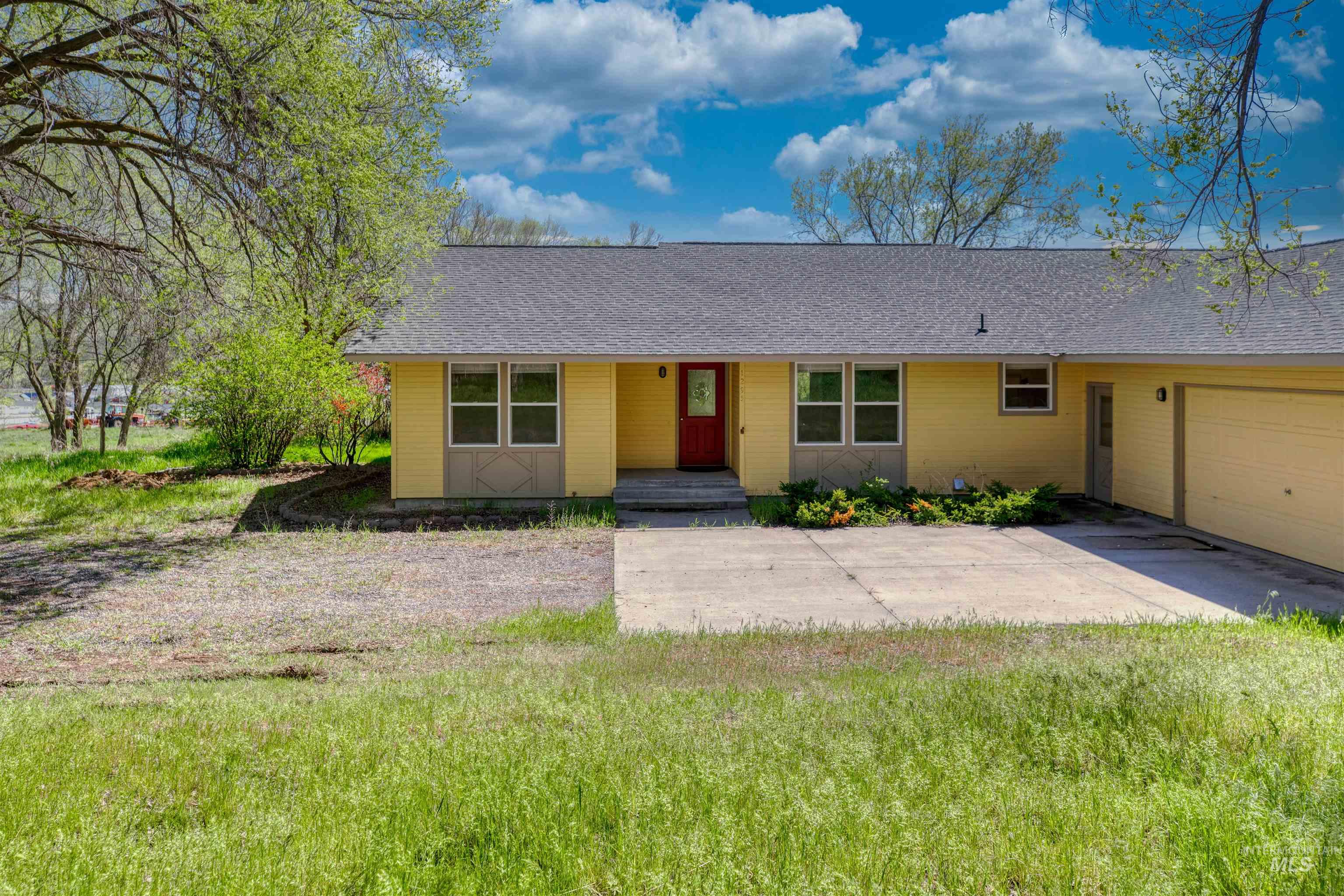 1295 15th St, Vale, Idaho 97918, 3 Bedrooms, 2 Bathrooms, Residential For Sale, Price $365,000, 98982369