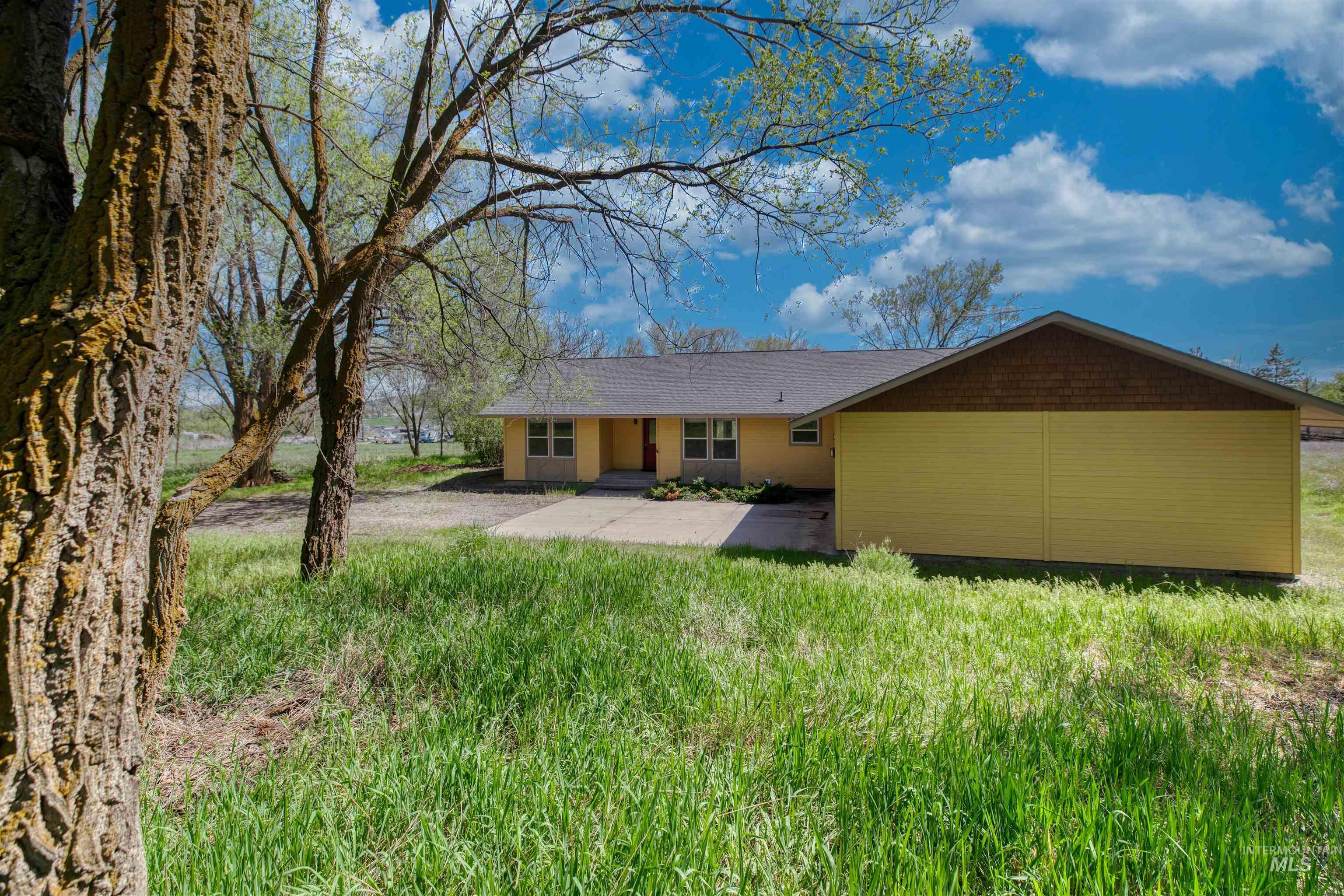 1295 15th St, Vale, Idaho 97918, 3 Bedrooms, 2 Bathrooms, Residential For Sale, Price $365,000, 98982369