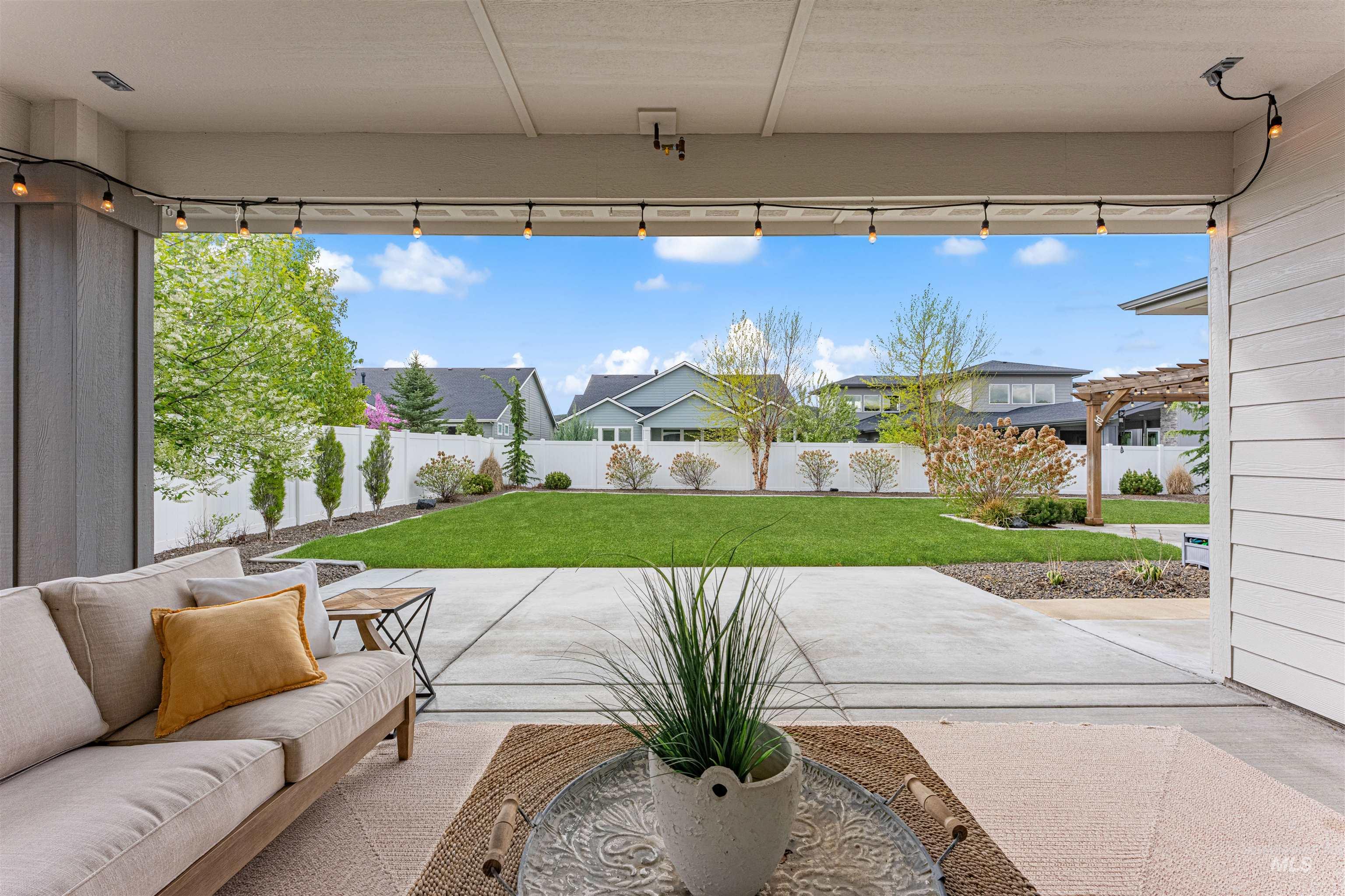 8343 W Sparks Lake Dr, Boise, Idaho 83714, 5 Bedrooms, 4 Bathrooms, Residential For Sale, Price $1,129,000,MLS 98982380