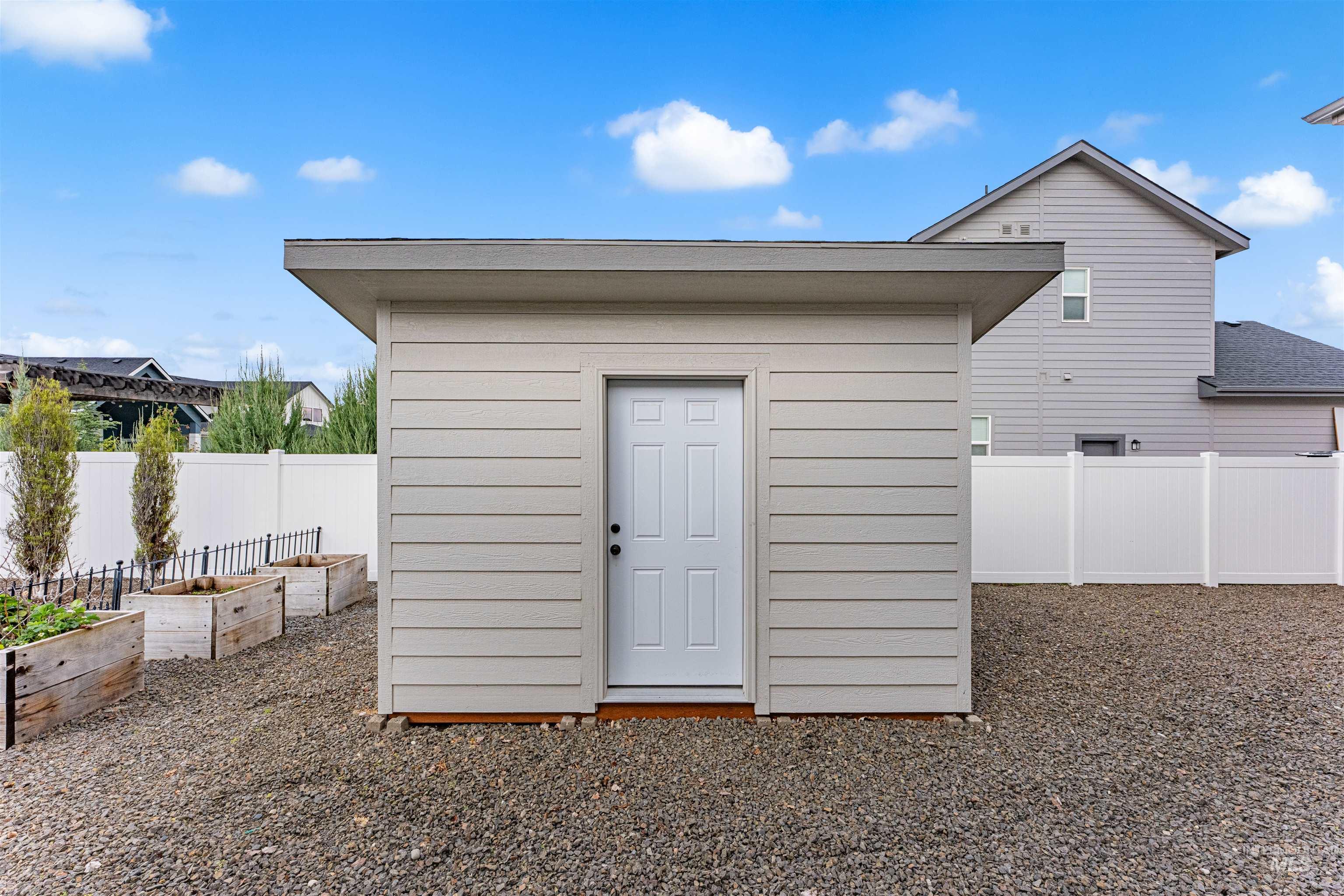 8343 W Sparks Lake Dr, Boise, Idaho 83714, 5 Bedrooms, 4 Bathrooms, Residential For Sale, Price $1,129,000,MLS 98982380
