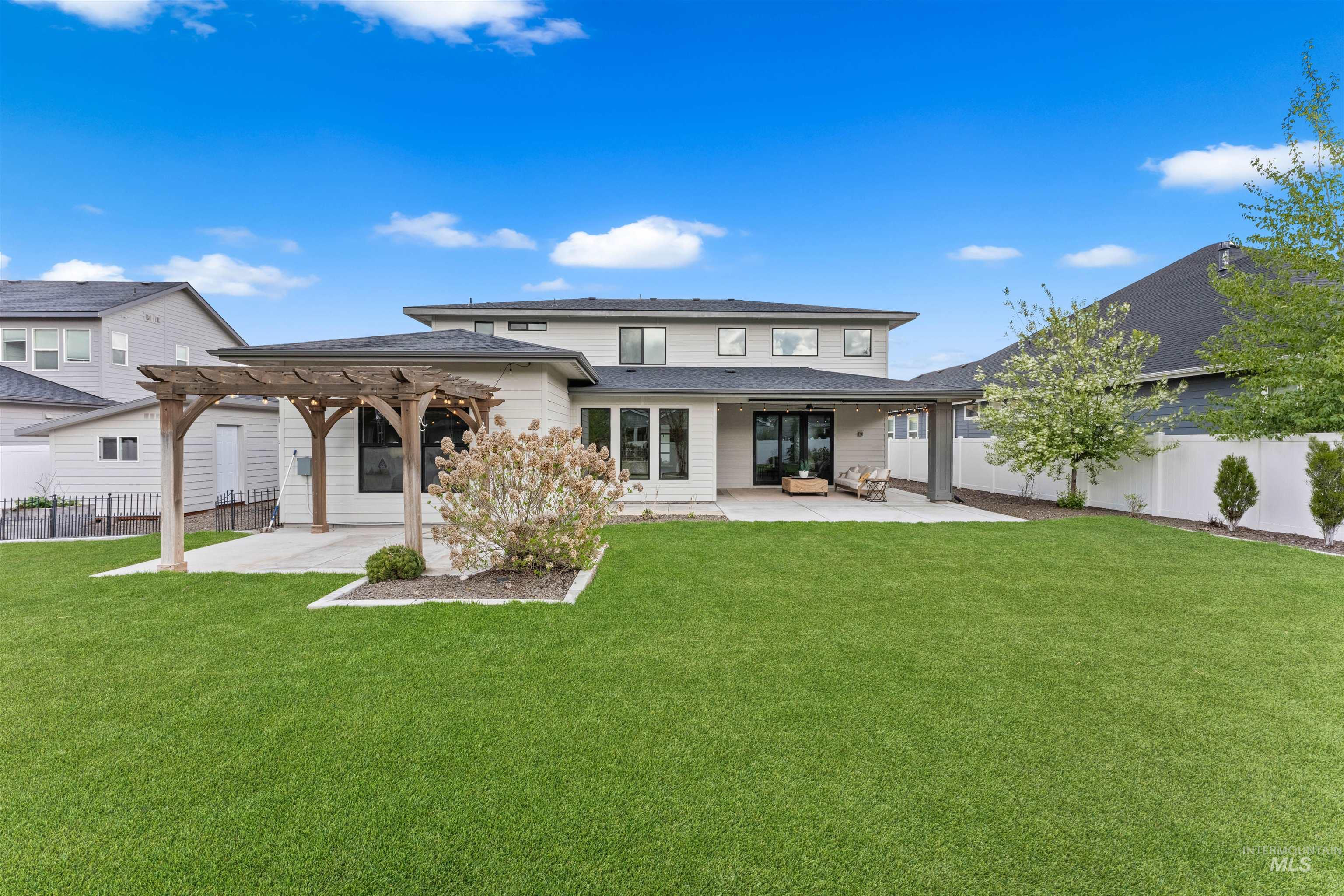 8343 W Sparks Lake Dr, Boise, Idaho 83714, 5 Bedrooms, 4 Bathrooms, Residential For Sale, Price $1,129,000,MLS 98982380
