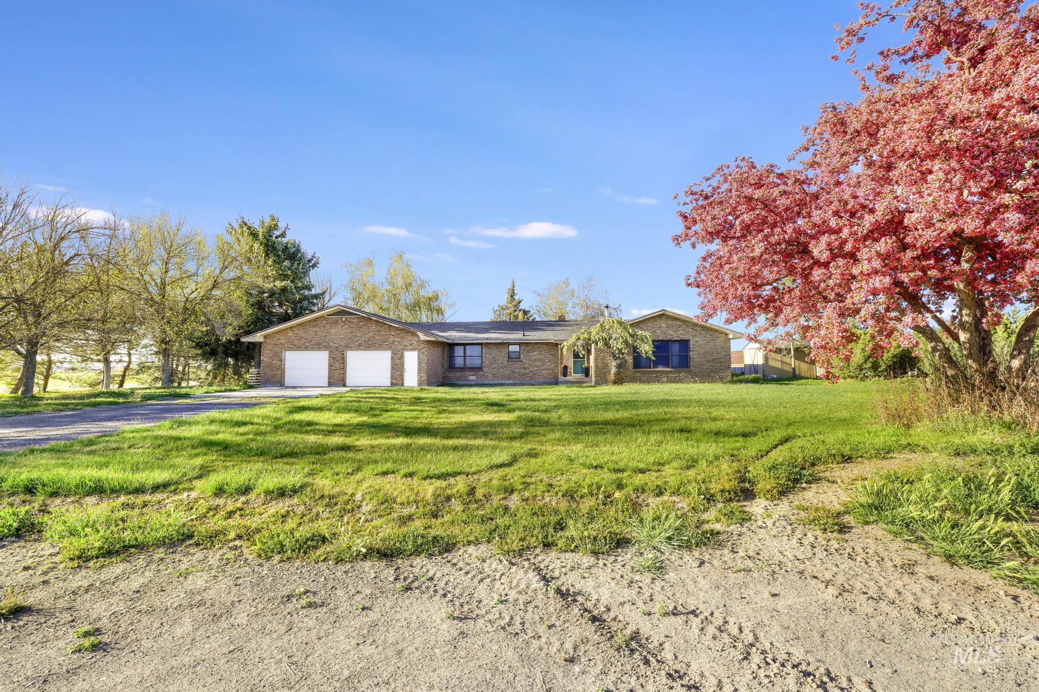 1084 E 300 N, Declo, Idaho 83323-0000, 5 Bedrooms, 3 Bathrooms, Residential For Sale, Price $575,000,MLS 98982384