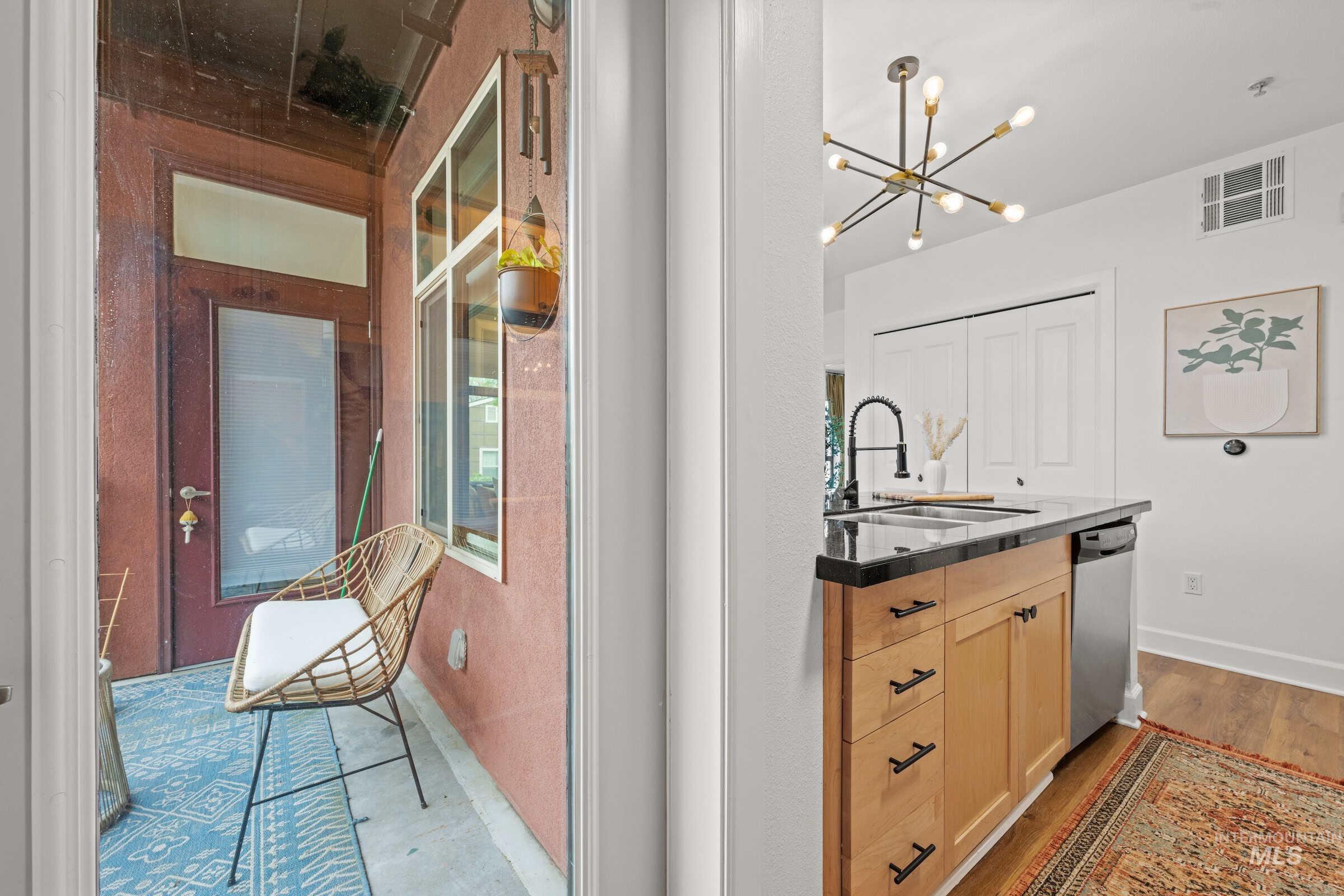 412 S 13th, Boise, Idaho 83702, 1 Bedroom, 1 Bathroom, Residential For Sale, Price $389,000,MLS 98982393