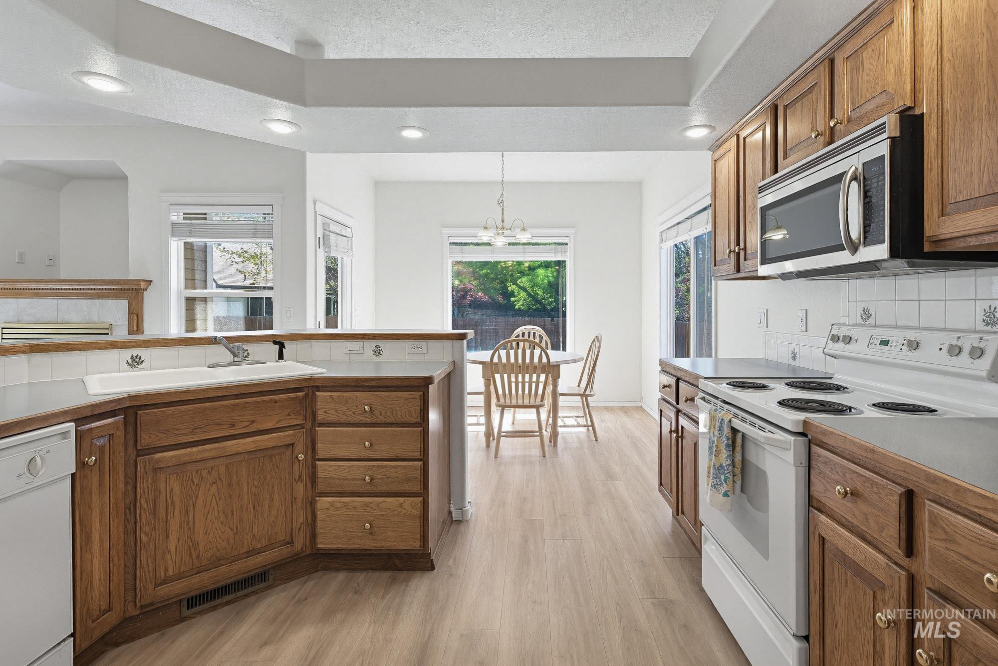 12495 W Avanti Dr, Boise, Idaho 83713, 5 Bedrooms, 3 Bathrooms, Residential For Sale, Price $629,995,MLS 98982395