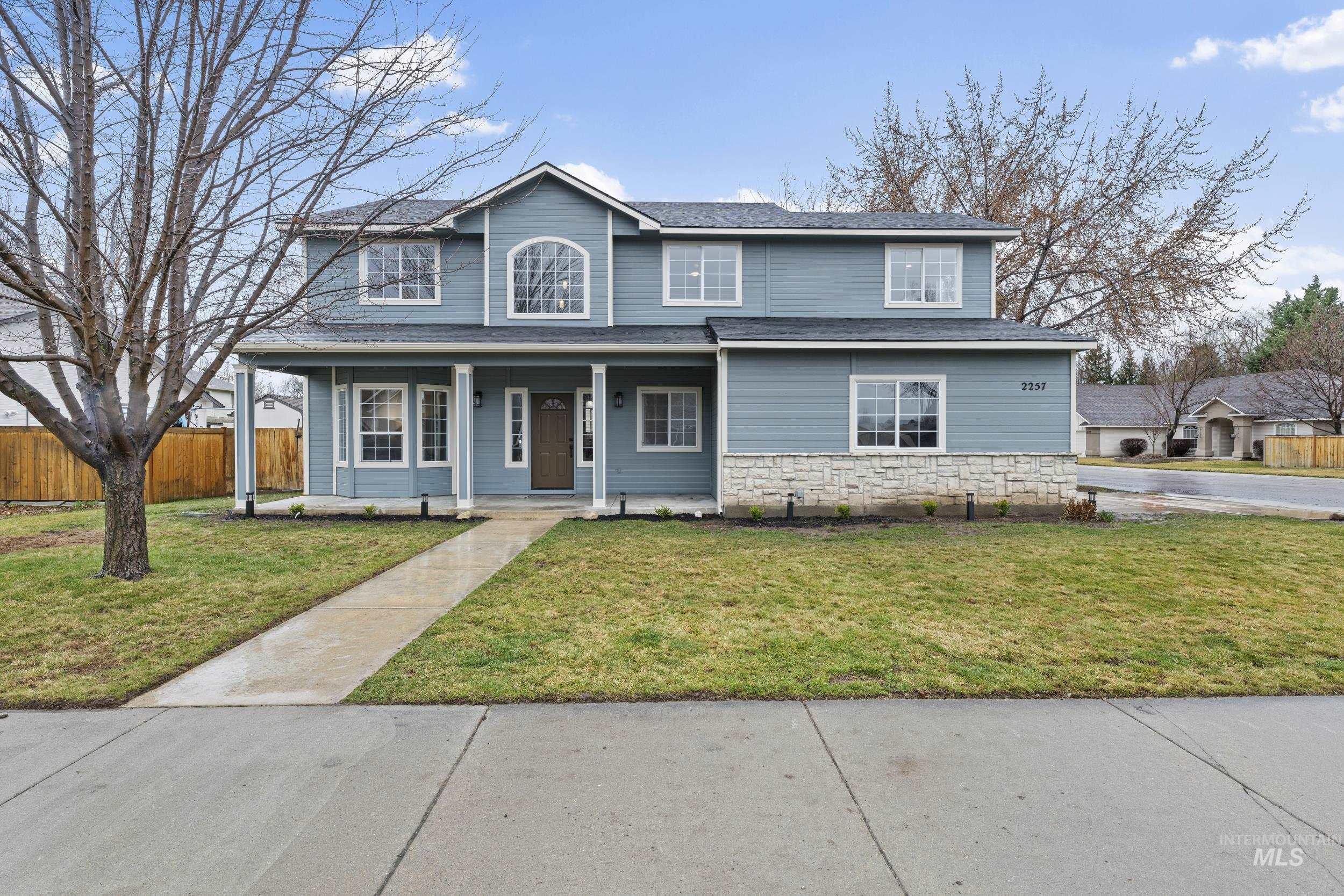 2257 W Pebblestone St, Meridian, Idaho 83646-8229, 4 Bedrooms, 3 Bathrooms, Residential For Sale, Price $587,900,MLS 98982396