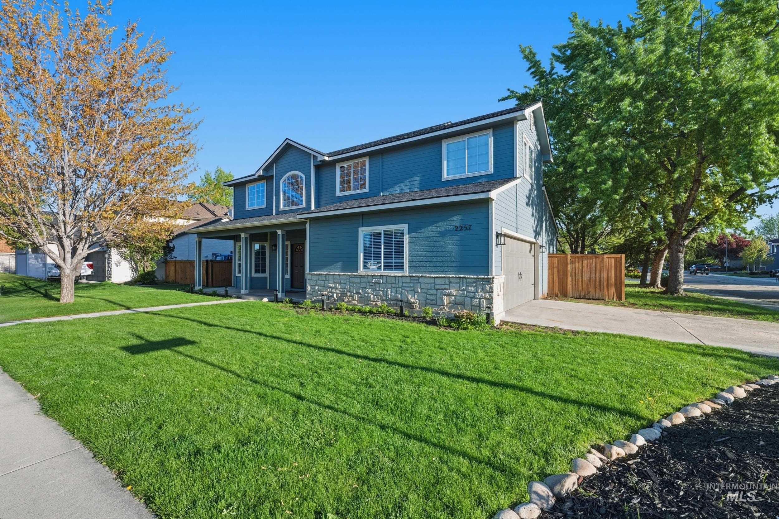 2257 W Pebblestone St, Meridian, Idaho 83646-8229, 4 Bedrooms, 3 Bathrooms, Residential For Sale, Price $575,000,MLS 98982396