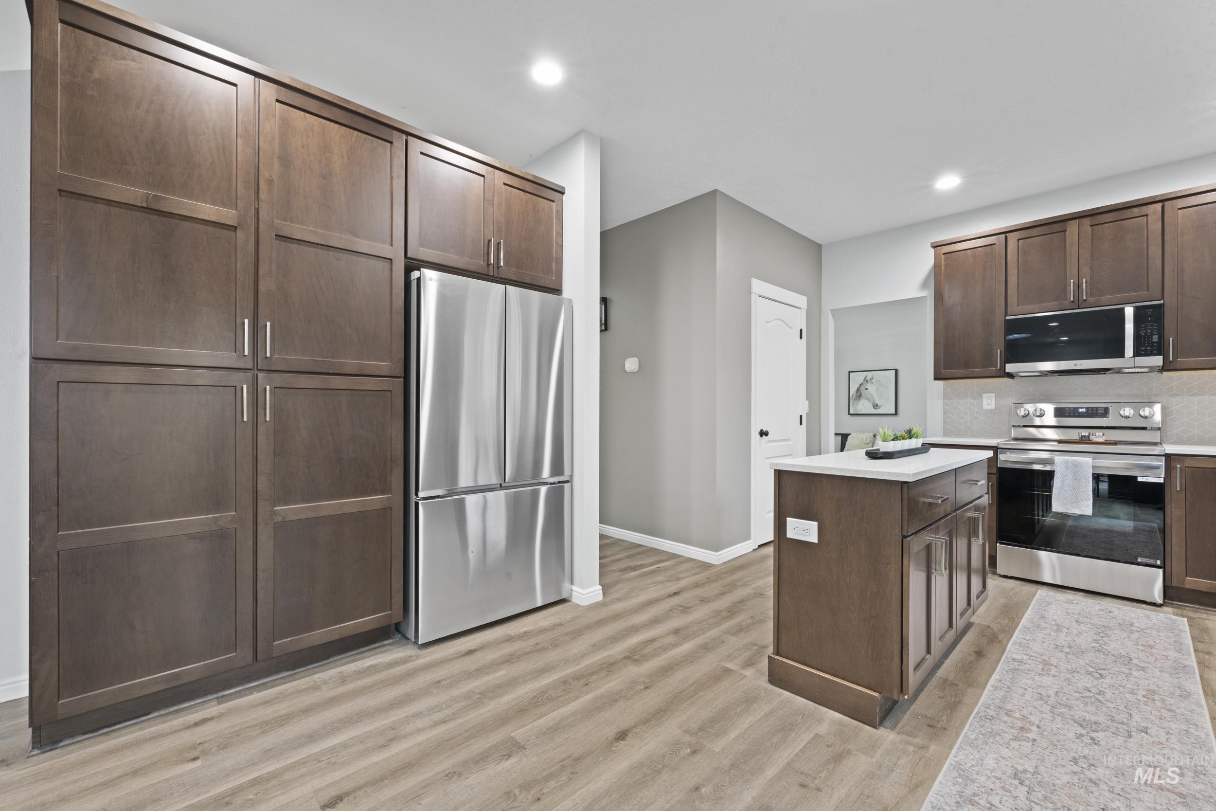 2257 W Pebblestone St, Meridian, Idaho 83646-8229, 4 Bedrooms, 3 Bathrooms, Residential For Sale, Price $587,900,MLS 98982396