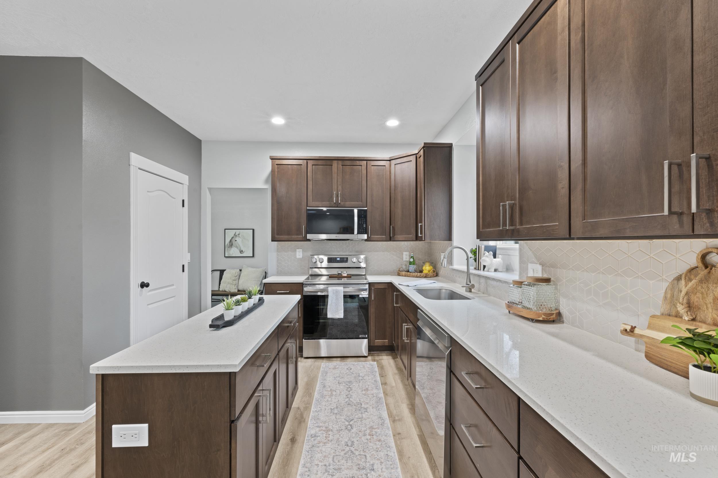 2257 W Pebblestone St, Meridian, Idaho 83646-8229, 4 Bedrooms, 3 Bathrooms, Residential For Sale, Price $587,900,MLS 98982396