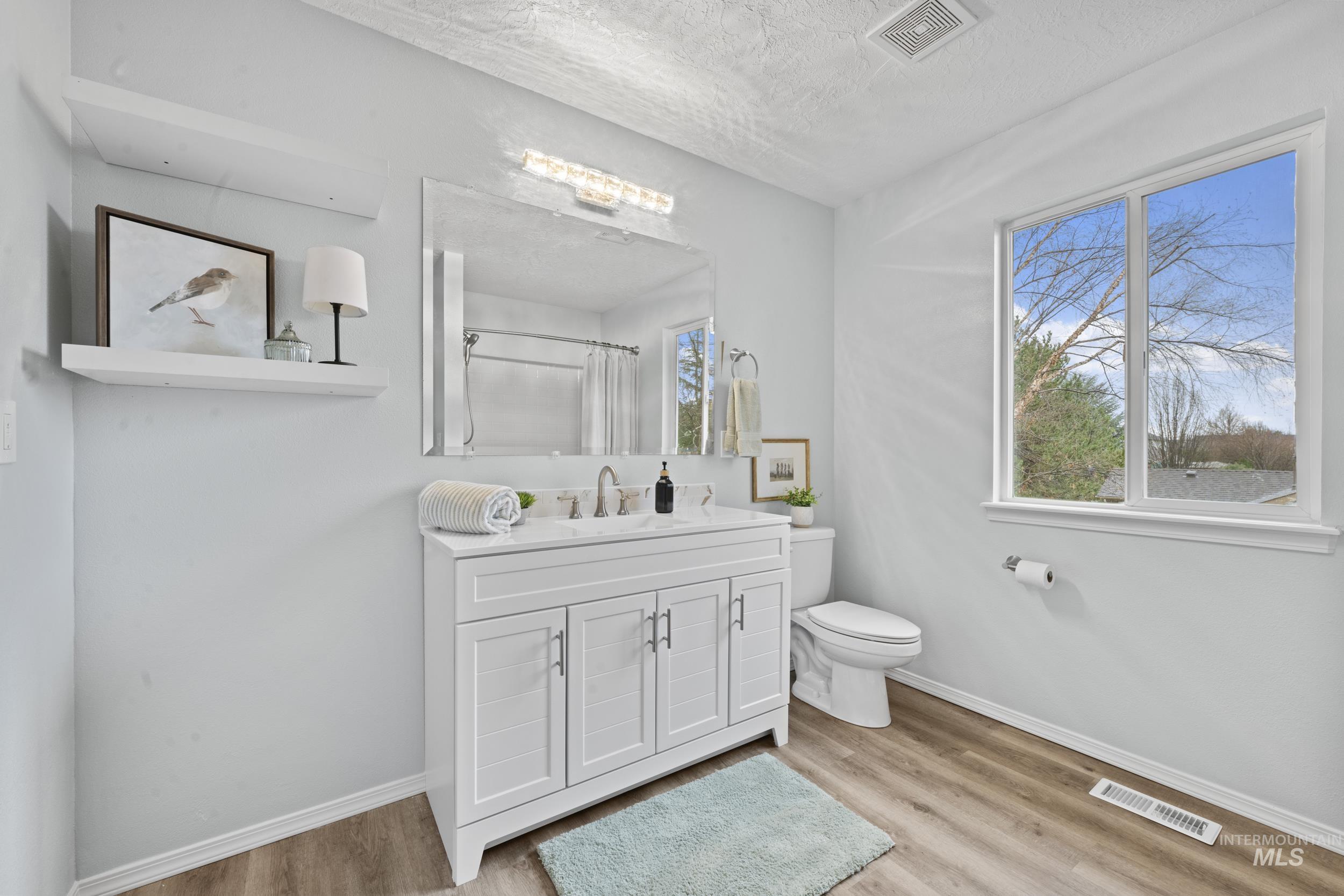 2257 W Pebblestone St, Meridian, Idaho 83646-8229, 4 Bedrooms, 3 Bathrooms, Residential For Sale, Price $587,900,MLS 98982396