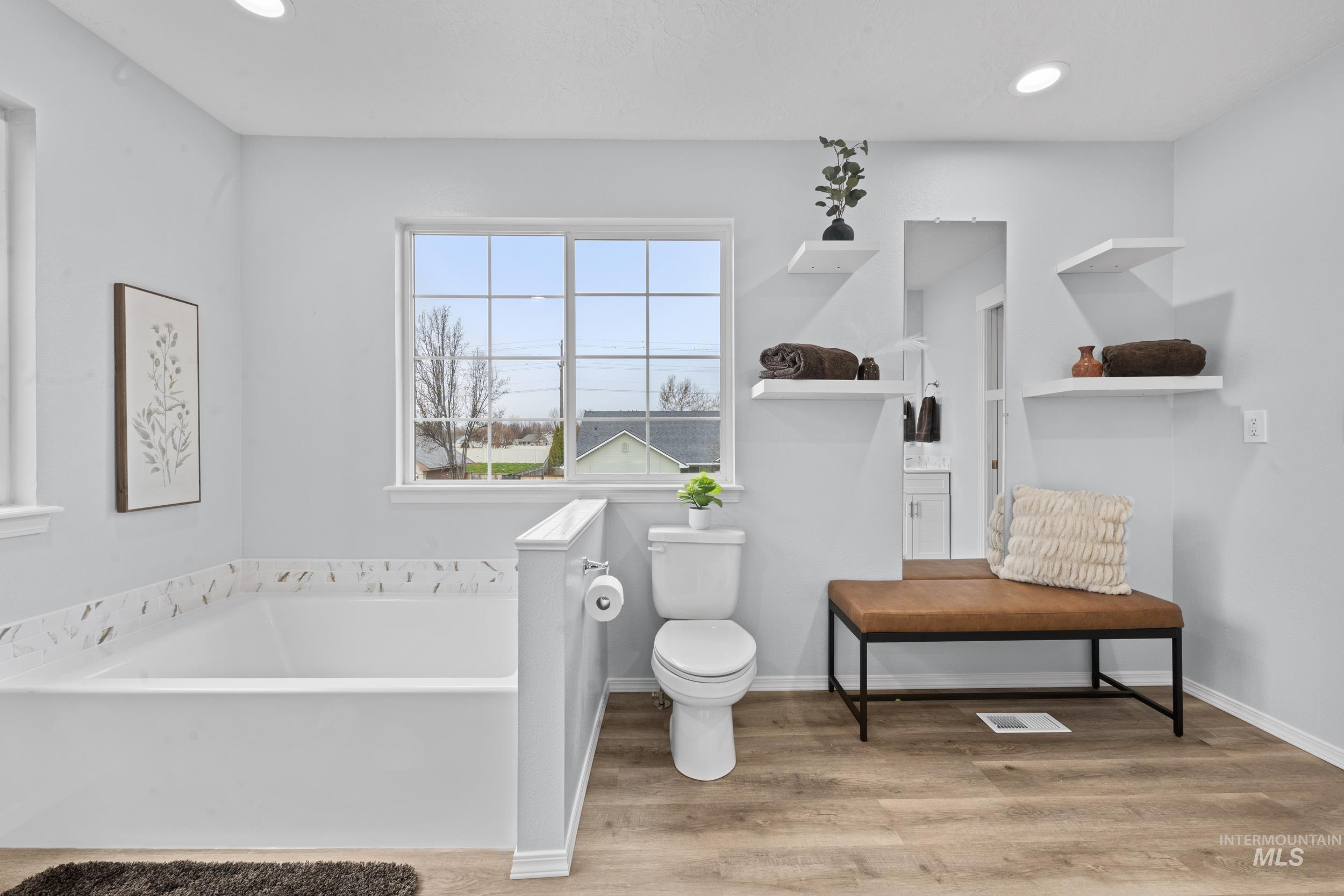 2257 W Pebblestone St, Meridian, Idaho 83646-8229, 4 Bedrooms, 3 Bathrooms, Residential For Sale, Price $587,900,MLS 98982396