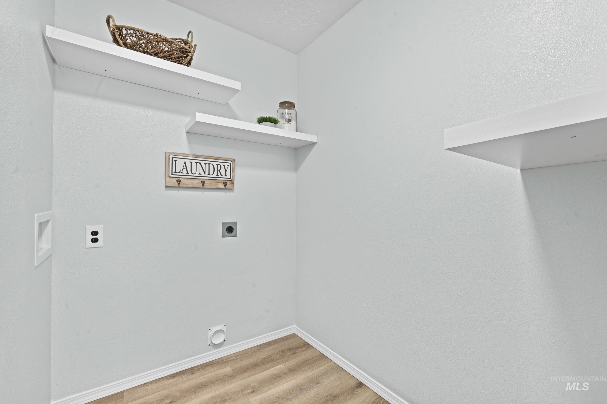 2257 W Pebblestone St, Meridian, Idaho 83646-8229, 4 Bedrooms, 3 Bathrooms, Residential For Sale, Price $587,900,MLS 98982396