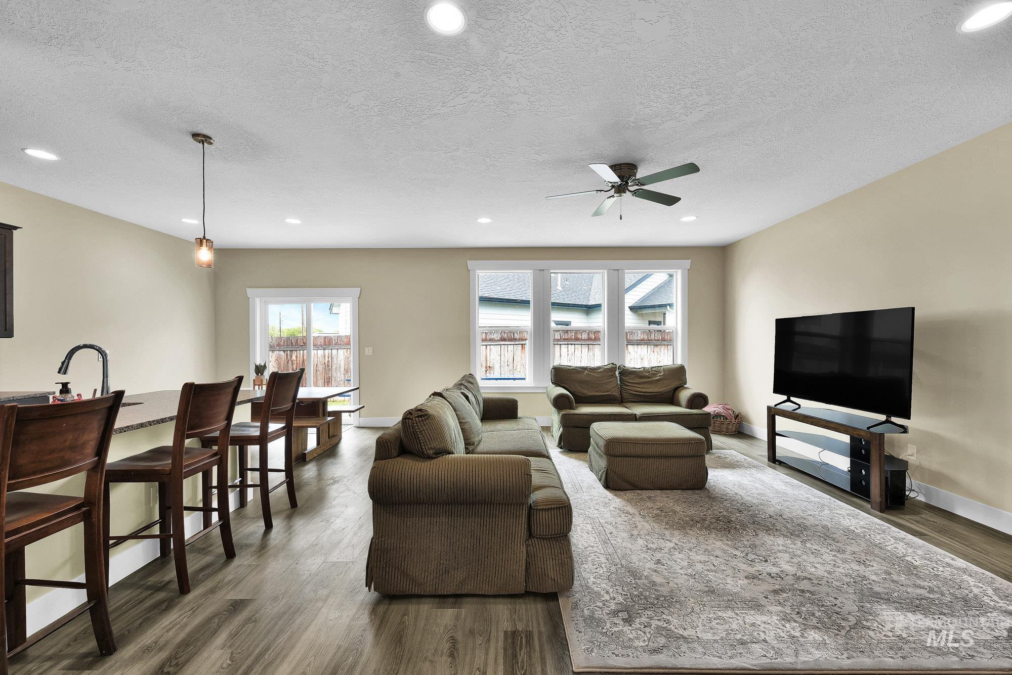 102 Thunder Mountain Ct, Homedale, Idaho 83628, 3 Bedrooms, 2 Bathrooms, Residential For Sale, Price $475,000,MLS 98982397