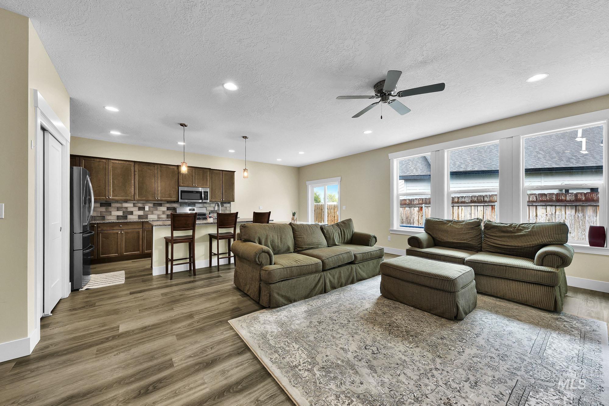 102 Thunder Mountain Ct, Homedale, Idaho 83628, 3 Bedrooms, 2 Bathrooms, Residential For Sale, Price $475,000,MLS 98982397