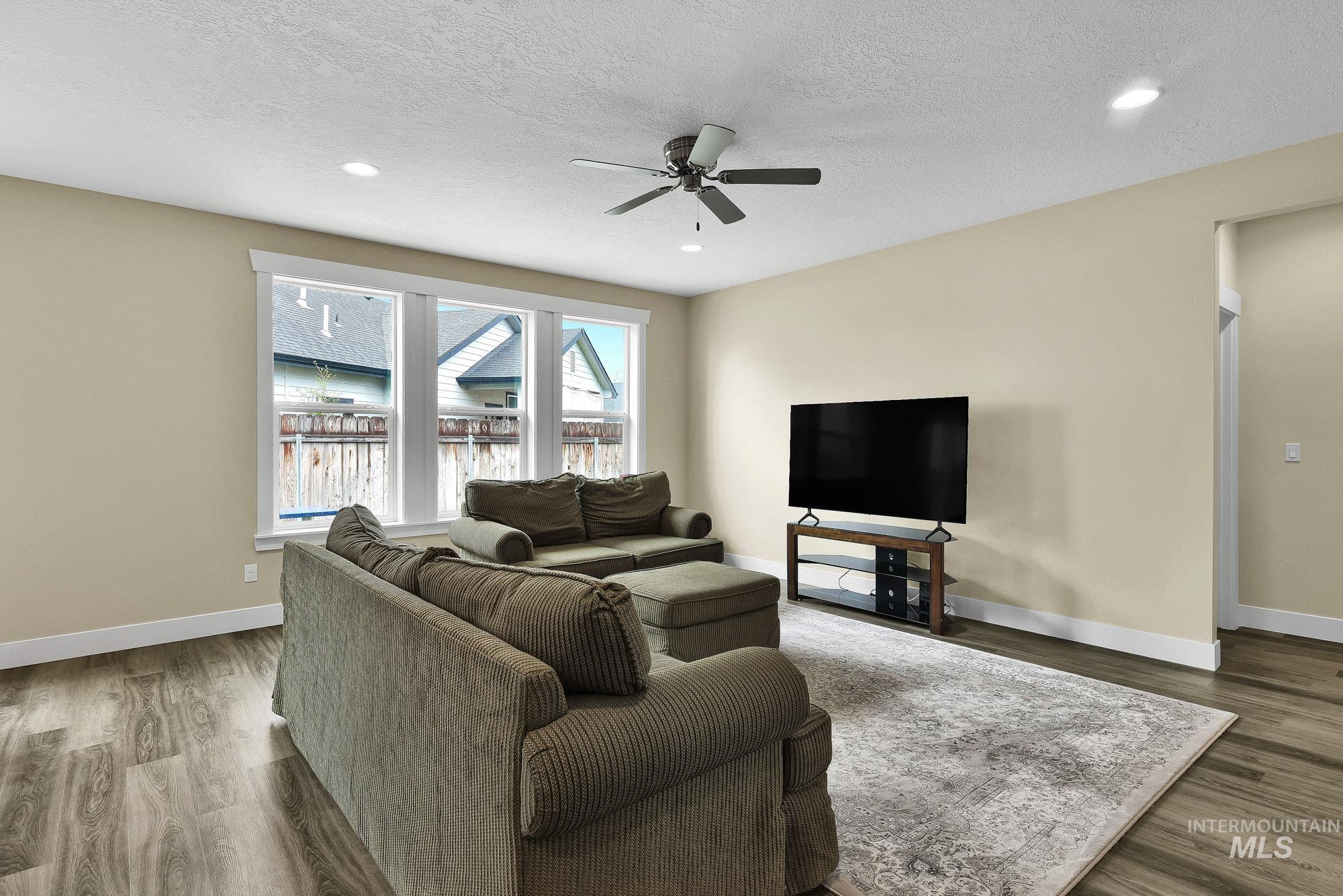 102 Thunder Mountain Ct, Homedale, Idaho 83628, 3 Bedrooms, 2 Bathrooms, Residential For Sale, Price $475,000,MLS 98982397