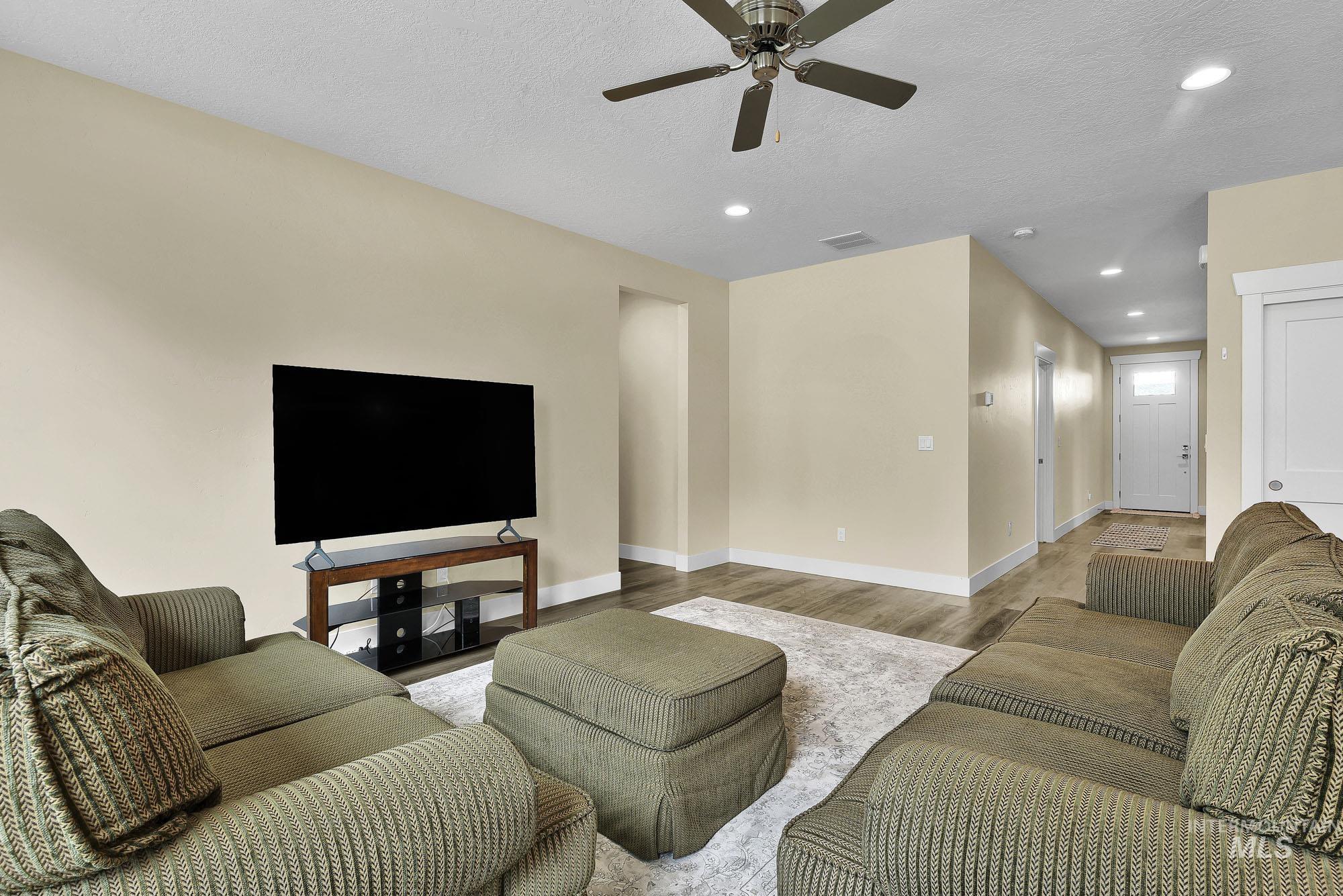 102 Thunder Mountain Ct, Homedale, Idaho 83628, 3 Bedrooms, 2 Bathrooms, Residential For Sale, Price $475,000,MLS 98982397