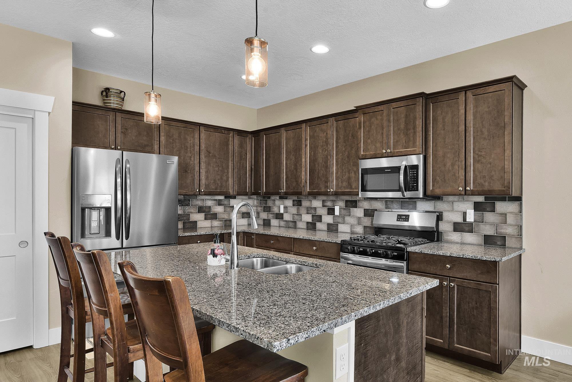 102 Thunder Mountain Ct, Homedale, Idaho 83628, 3 Bedrooms, 2 Bathrooms, Residential For Sale, Price $475,000,MLS 98982397