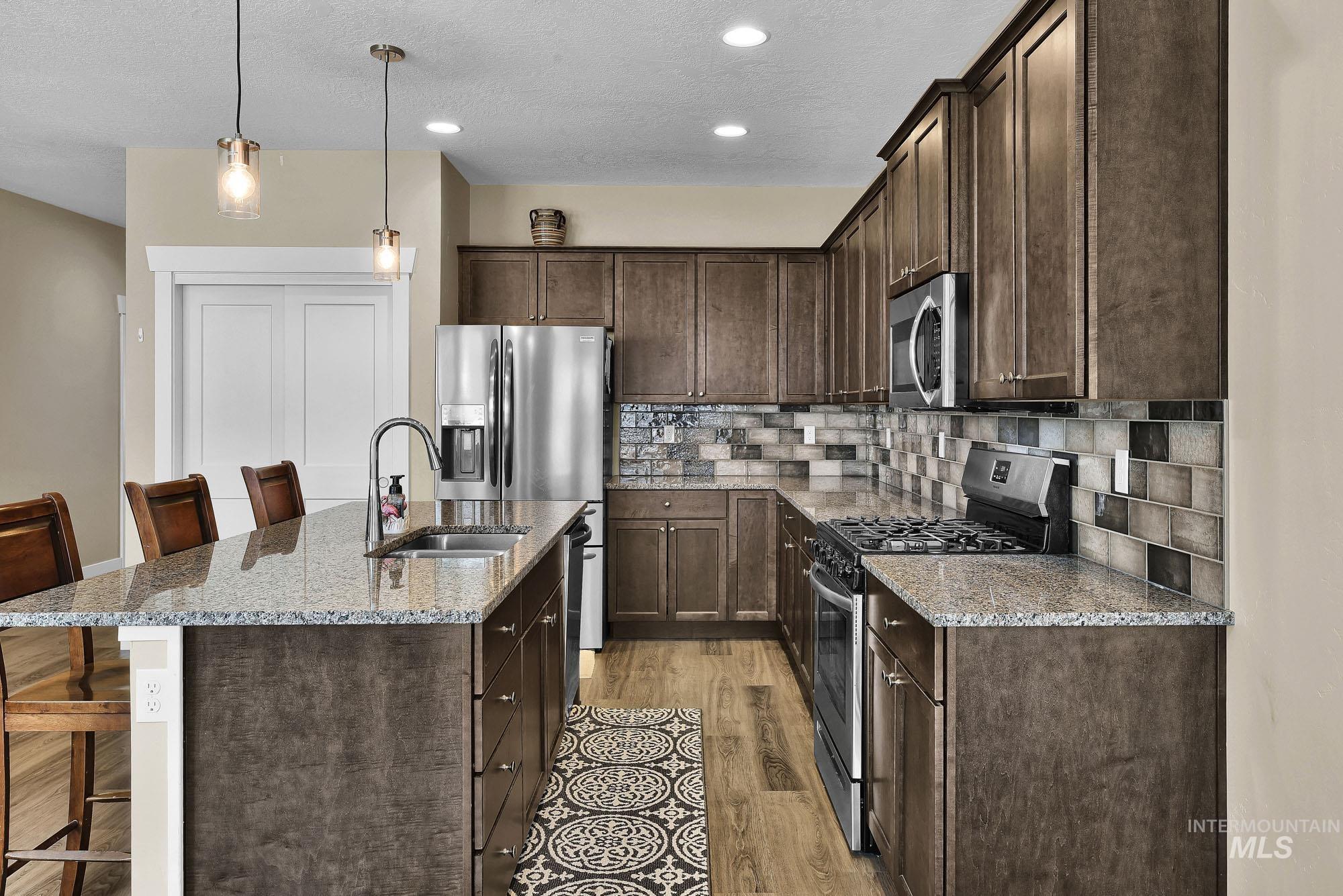 102 Thunder Mountain Ct, Homedale, Idaho 83628, 3 Bedrooms, 2 Bathrooms, Residential For Sale, Price $475,000,MLS 98982397