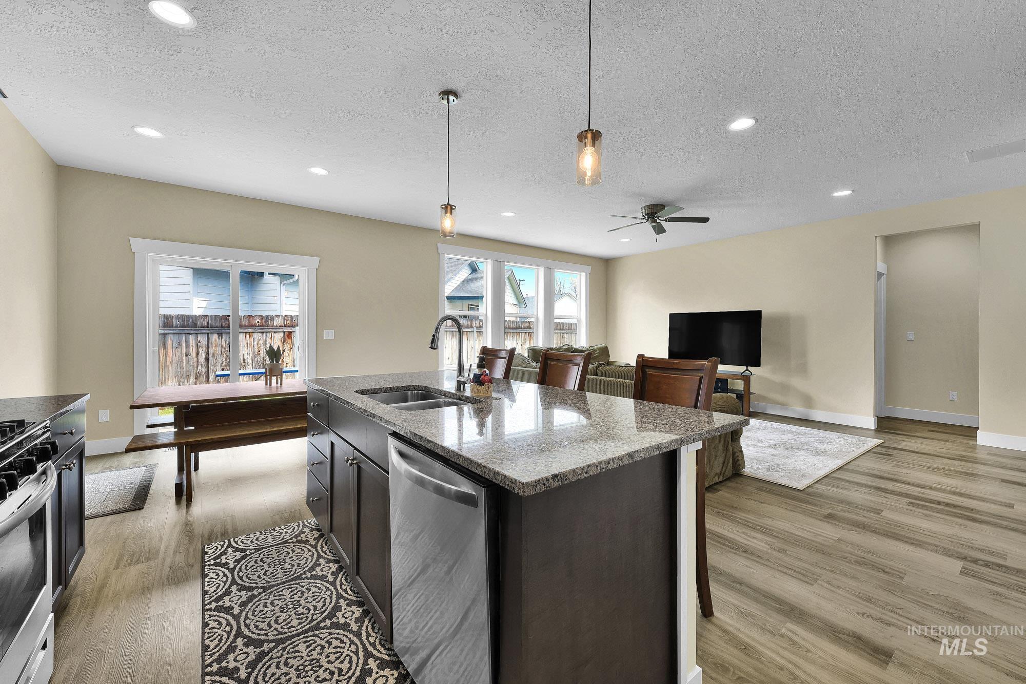 102 Thunder Mountain Ct, Homedale, Idaho 83628, 3 Bedrooms, 2 Bathrooms, Residential For Sale, Price $475,000,MLS 98982397