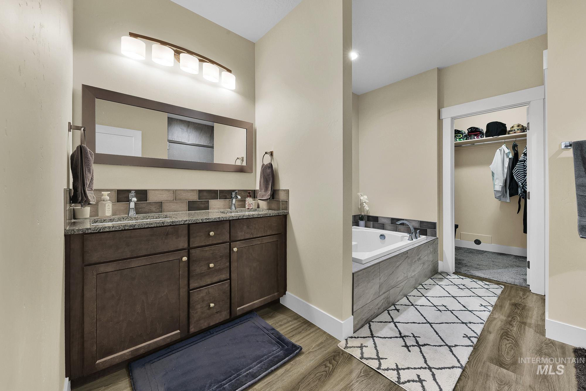 102 Thunder Mountain Ct, Homedale, Idaho 83628, 3 Bedrooms, 2 Bathrooms, Residential For Sale, Price $475,000,MLS 98982397