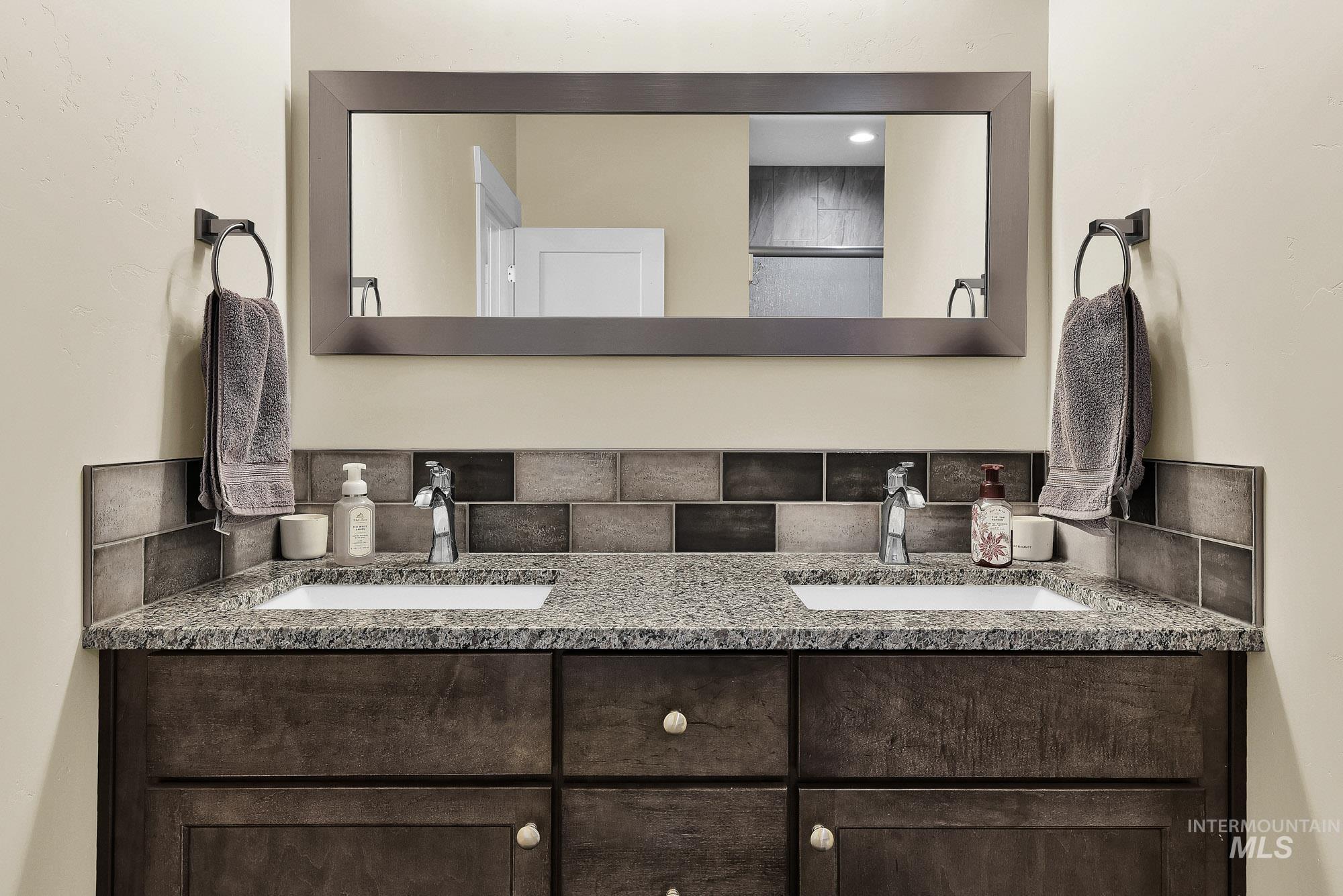 102 Thunder Mountain Ct, Homedale, Idaho 83628, 3 Bedrooms, 2 Bathrooms, Residential For Sale, Price $475,000,MLS 98982397