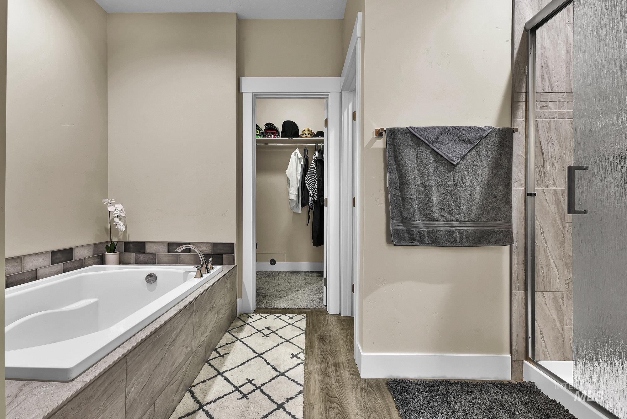 102 Thunder Mountain Ct, Homedale, Idaho 83628, 3 Bedrooms, 2 Bathrooms, Residential For Sale, Price $475,000,MLS 98982397