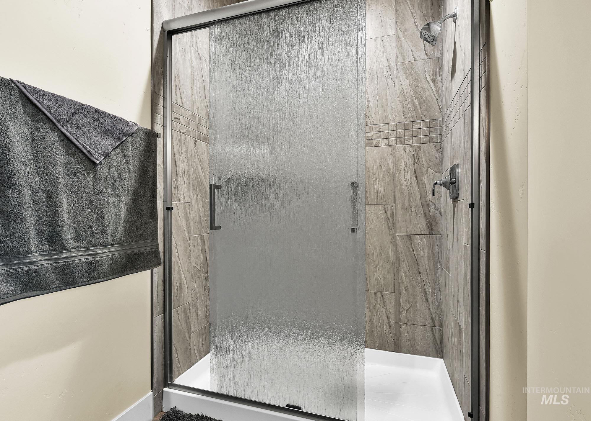 102 Thunder Mountain Ct, Homedale, Idaho 83628, 3 Bedrooms, 2 Bathrooms, Residential For Sale, Price $475,000,MLS 98982397