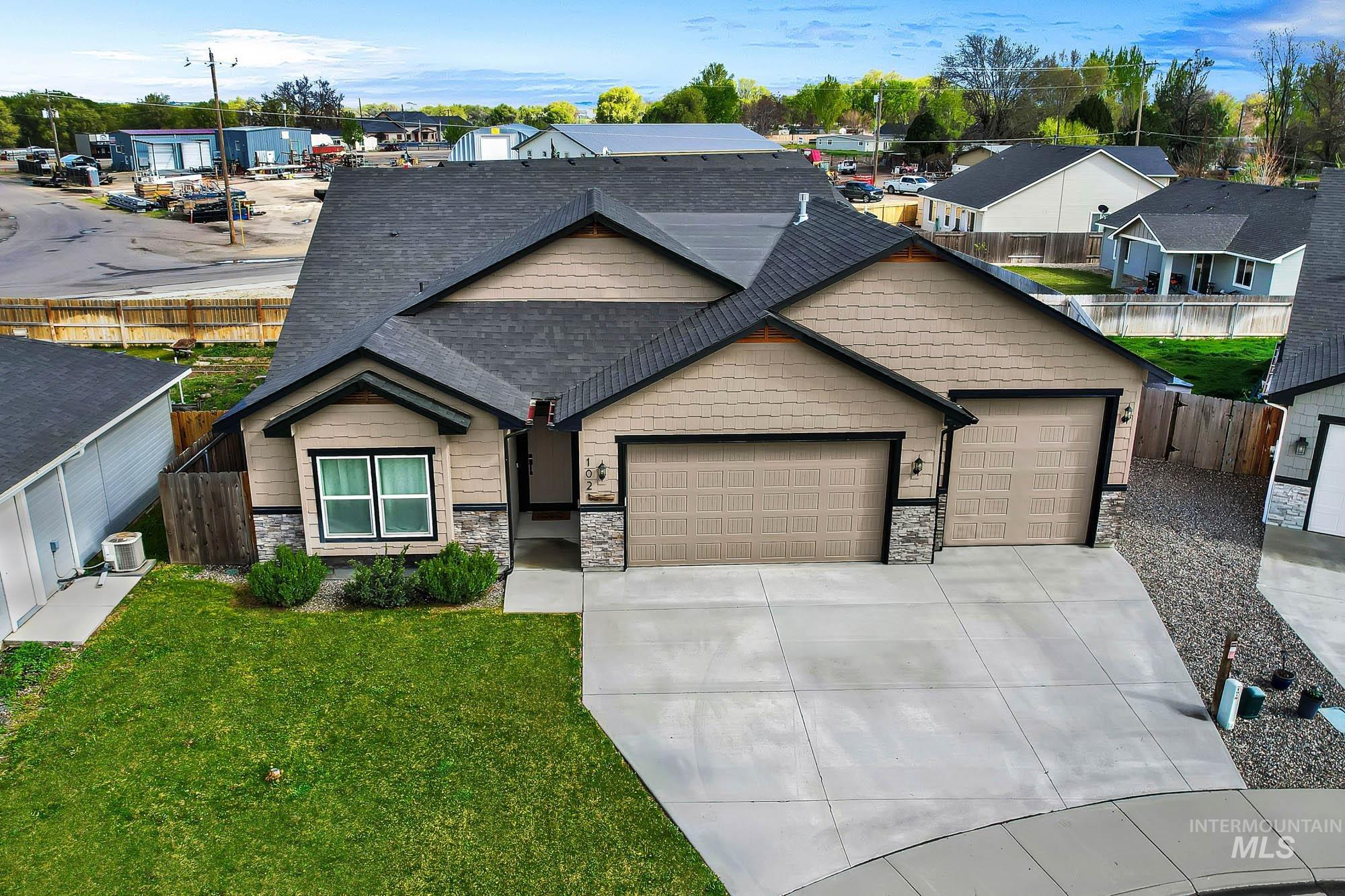 102 Thunder Mountain Ct, Homedale, Idaho 83628, 3 Bedrooms, 2 Bathrooms, Residential For Sale, Price $475,000,MLS 98982397