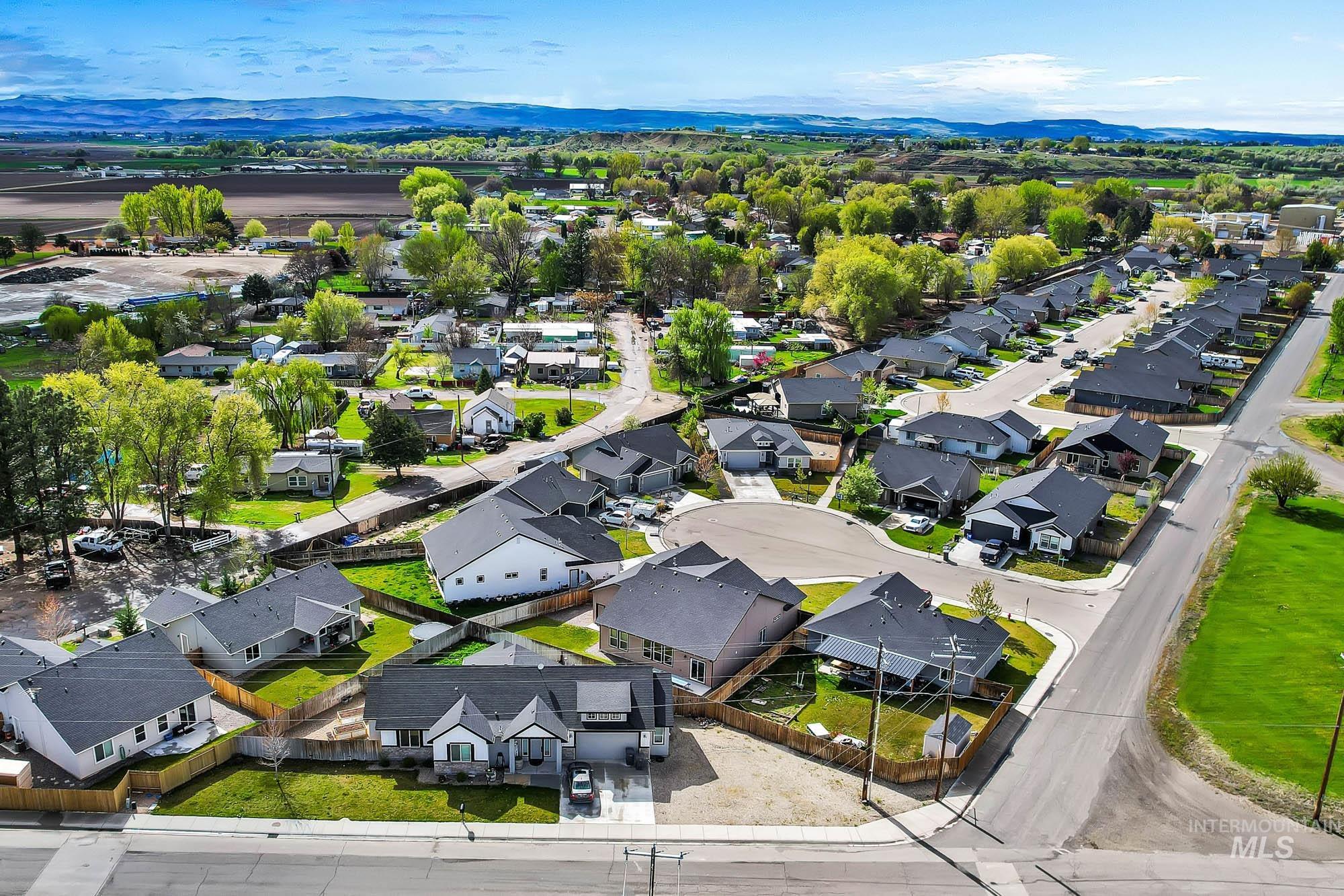 102 Thunder Mountain Ct, Homedale, Idaho 83628, 3 Bedrooms, 2 Bathrooms, Residential For Sale, Price $475,000,MLS 98982397