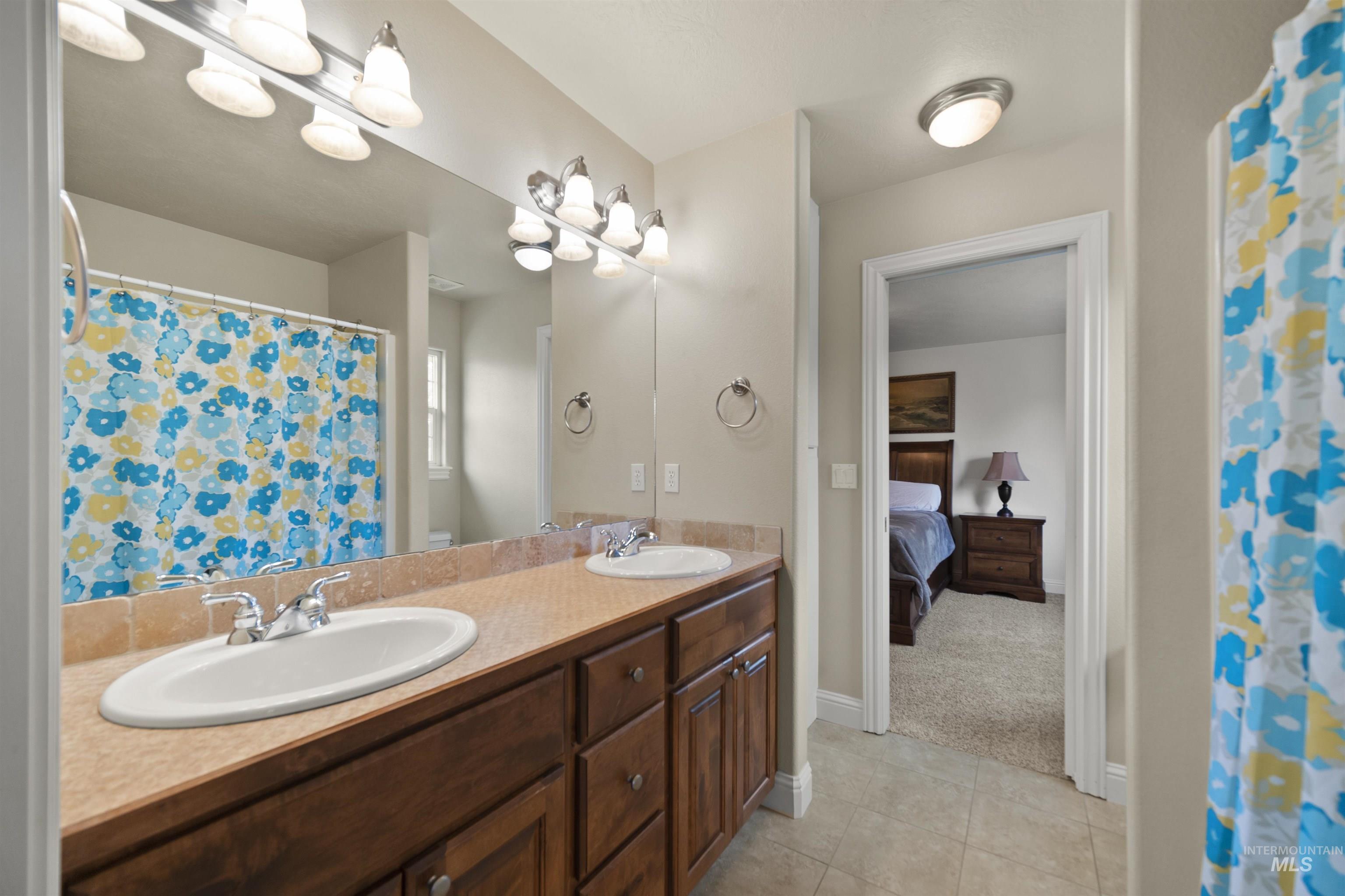 2698 W Torana Dr, Meridian, Idaho 83646, 4 Bedrooms, 3.5 Bathrooms, Residential For Sale, Price $925,000,MLS 98982398